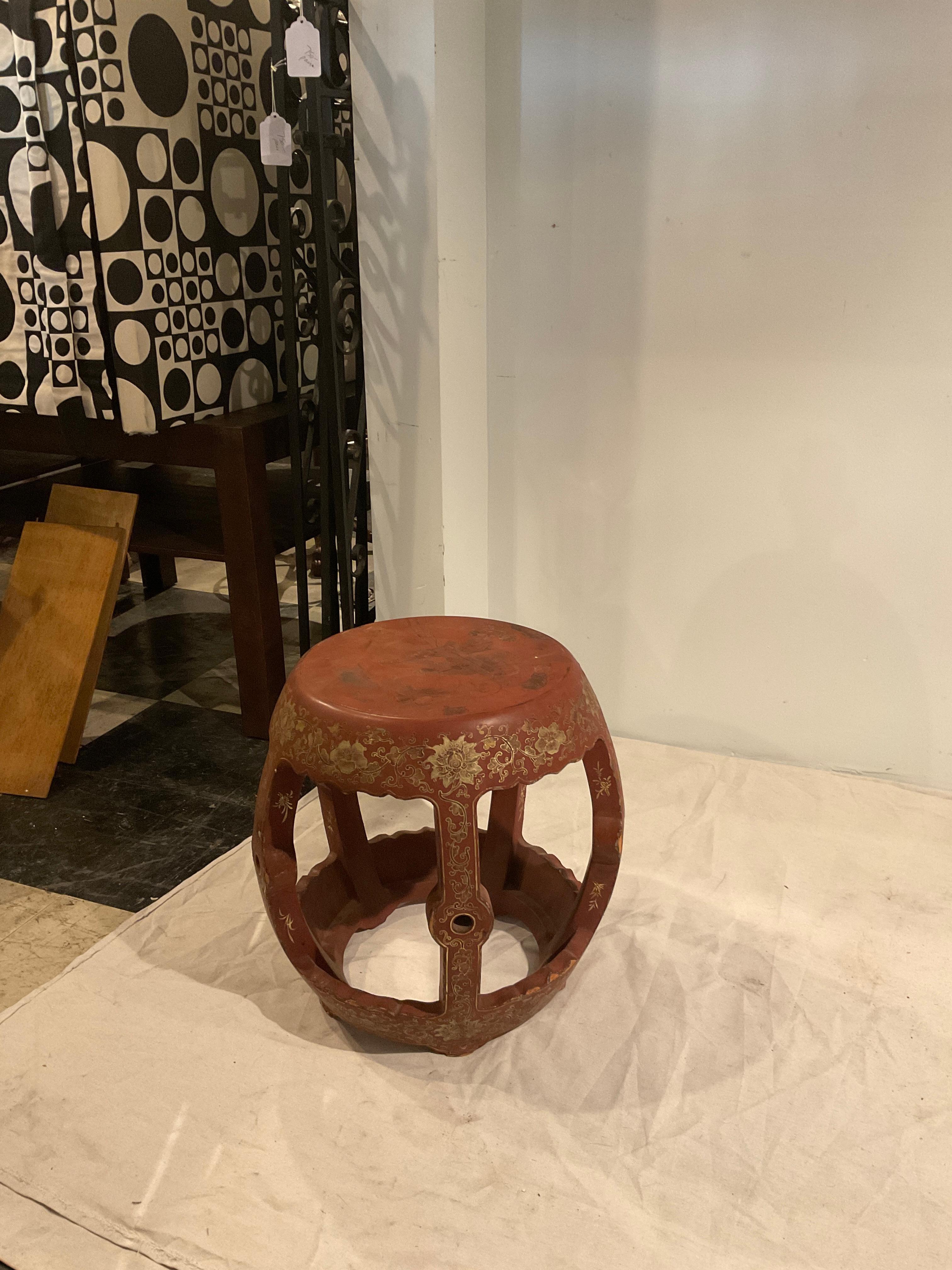 Table de jardin / table d'appoint asiatique des années 1950 peinte à la main en vente 4
