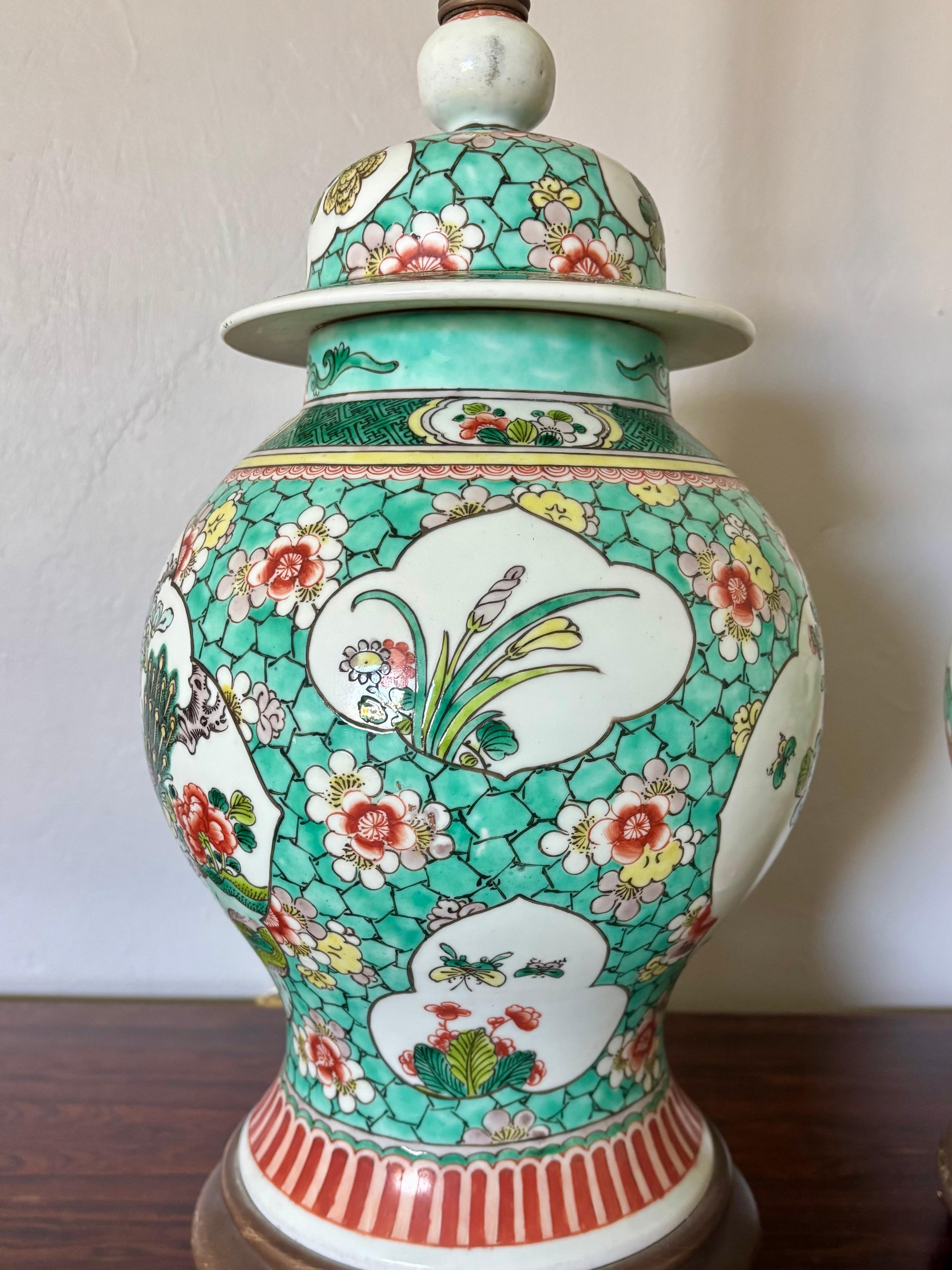 Porcellana Lampade Ginger Jar francesi dipinte a mano Hollywood Regency del 1950 di Marbro in vendita