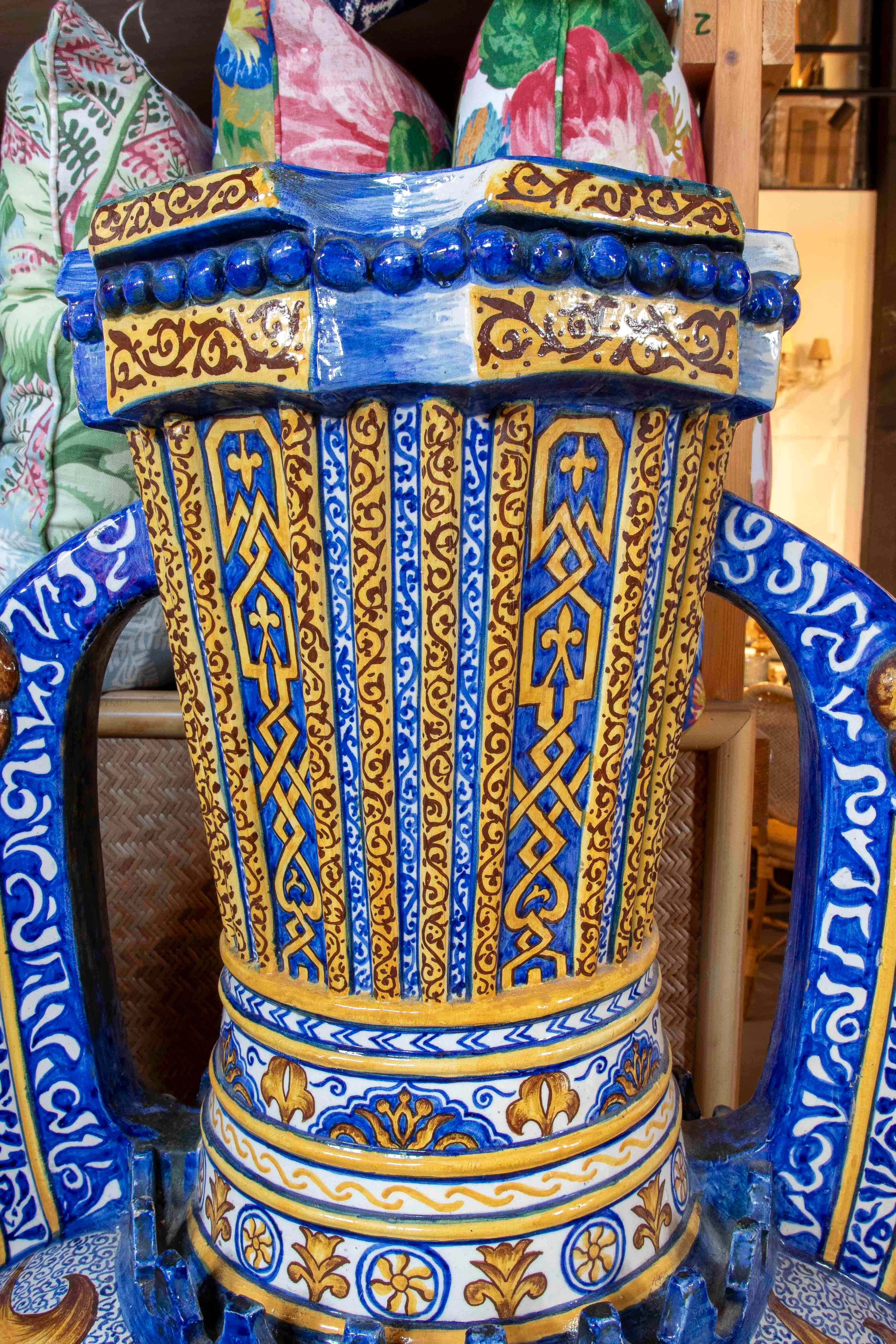 Céramique 1950s Large Spanish Amphora Ceramics peint à la main, céramique émaillée avec pied en fer en vente