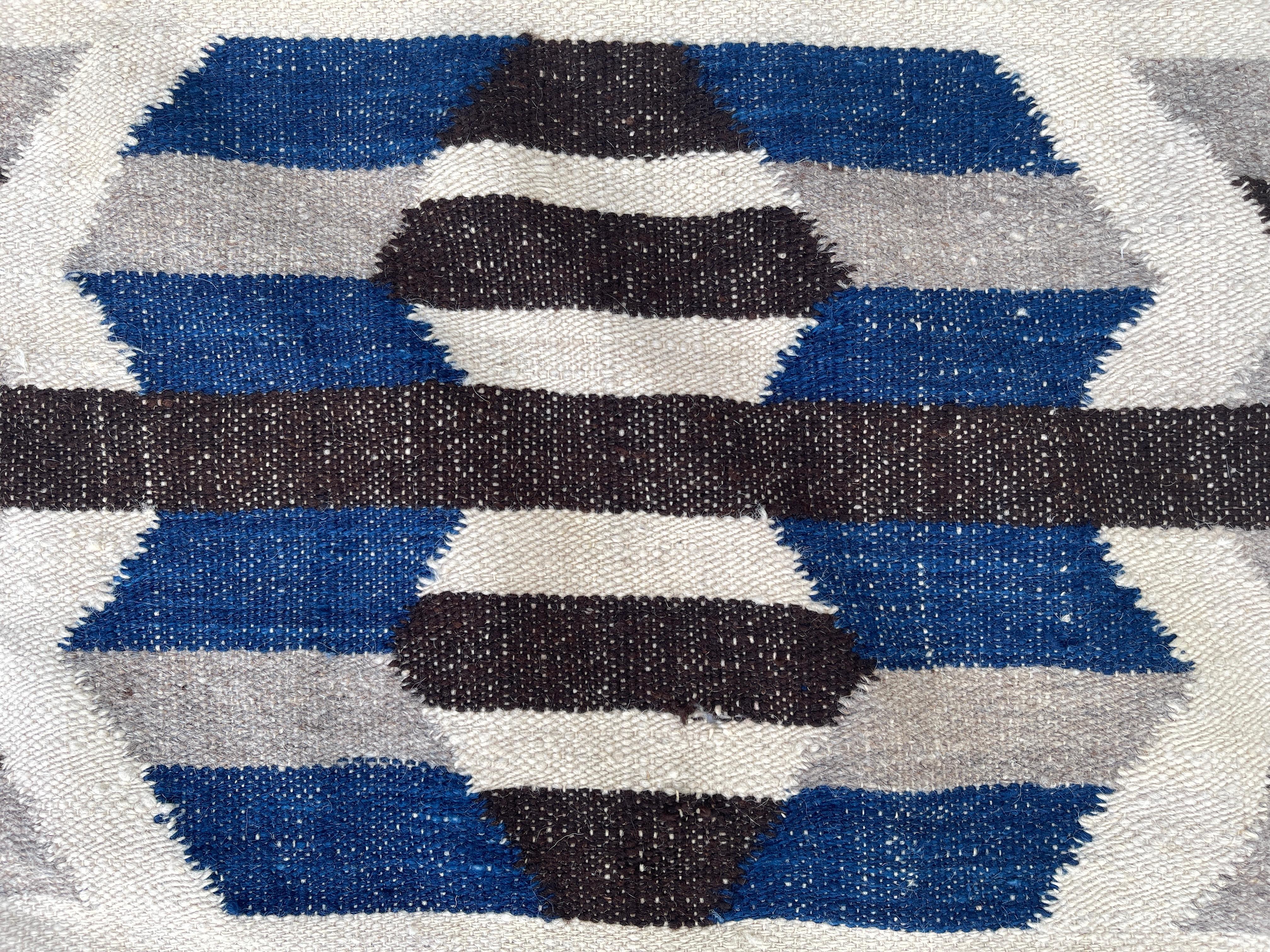 Manta guatemalteca de lana natural con diseño geométrico tejida a mano en los años 50 en Bueno estado para la venta en New York, NY