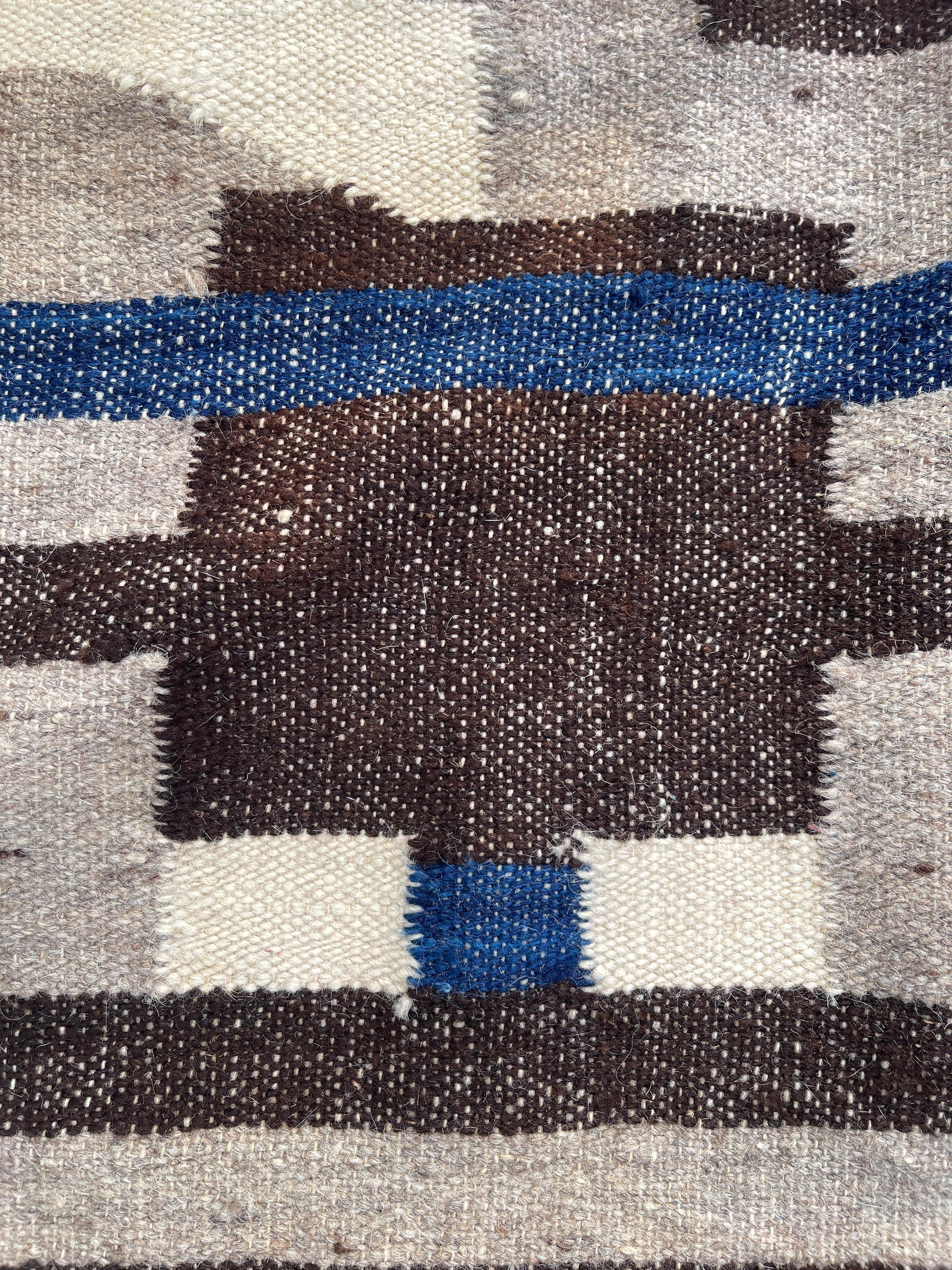 Manta guatemalteca de lana natural con diseño geométrico tejida a mano en los años 50 Lana en venta