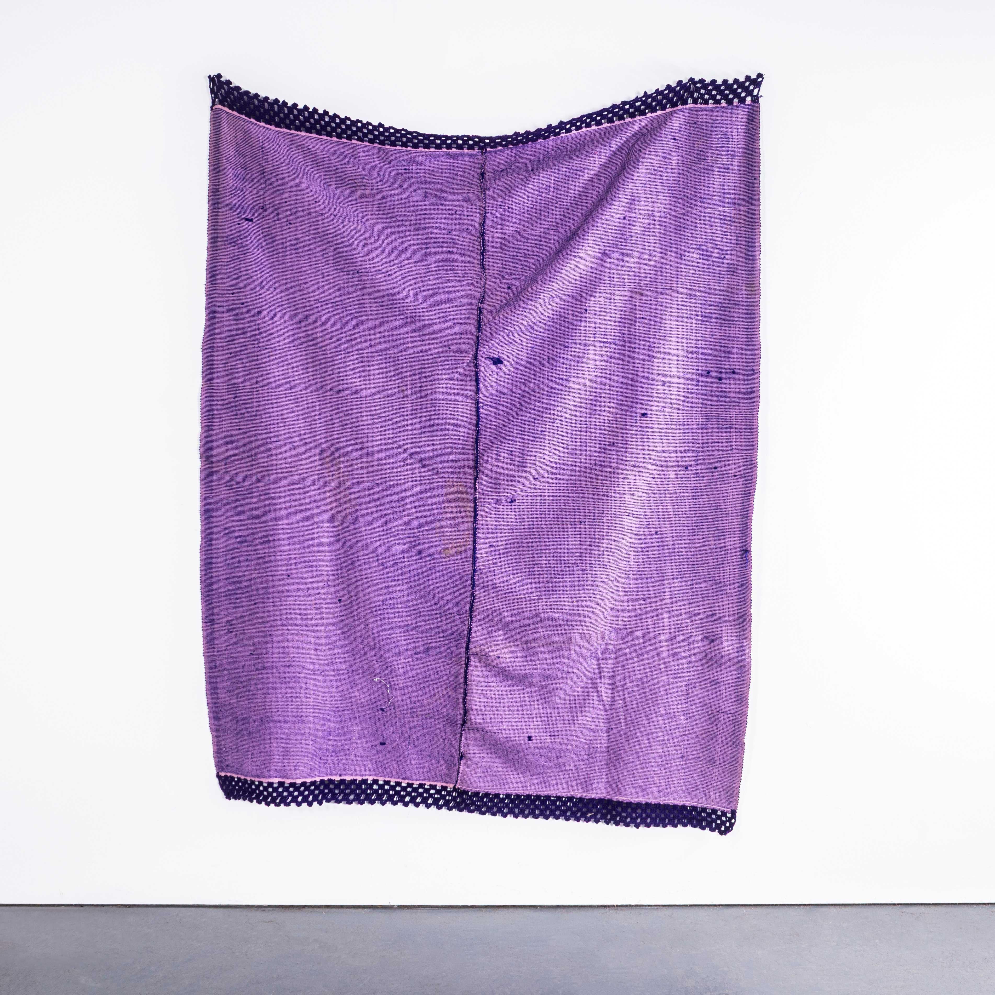 Colcha de lana folclórica húngara azul y morada de los años 50 hecha a mano mediados del siglo XX en venta