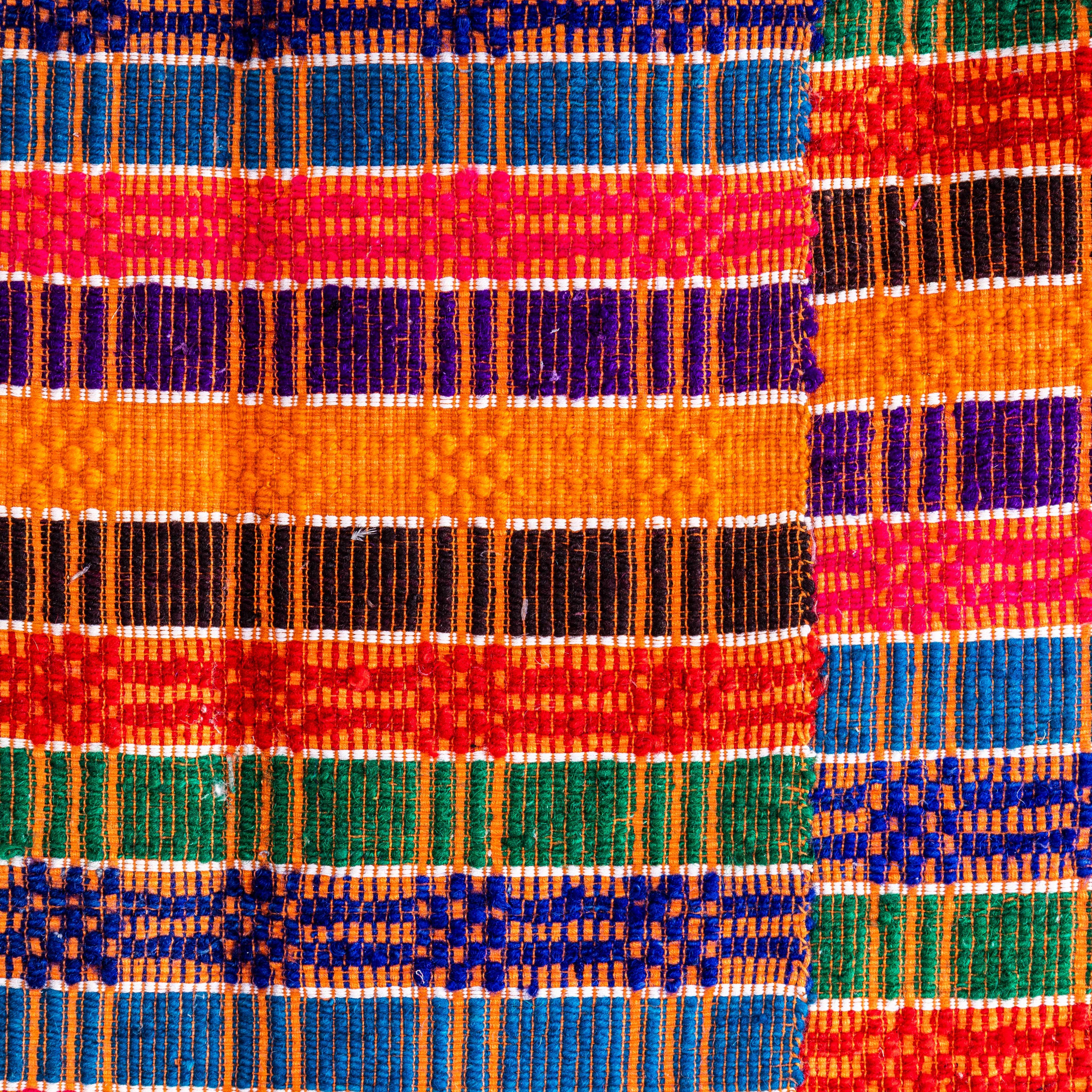 Colcha de lana húngara colorida hecha a mano en los años 50 en Bueno estado para la venta en Hook, Hampshire
