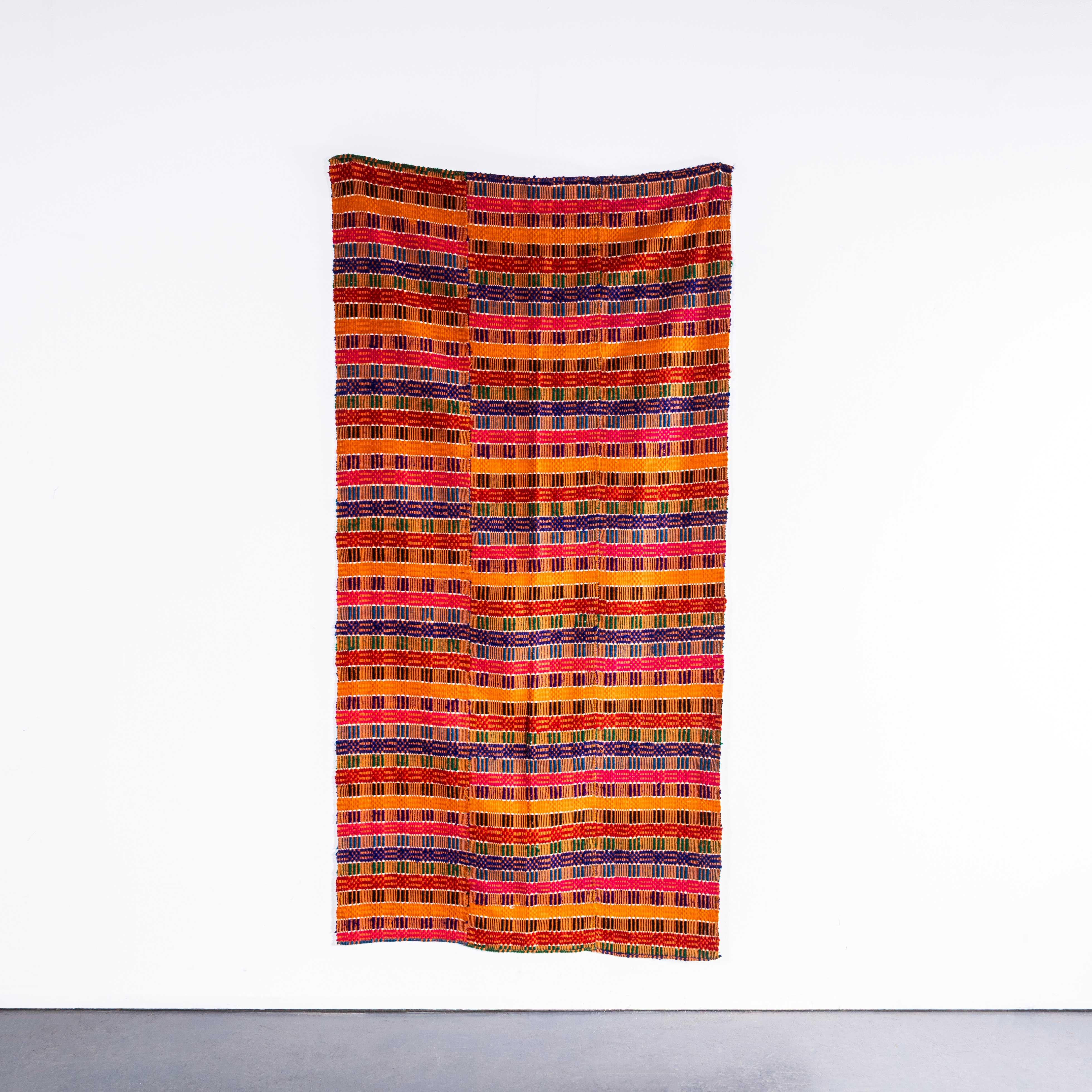 Colcha de lana húngara colorida hecha a mano en los años 50 mediados del siglo XX en venta