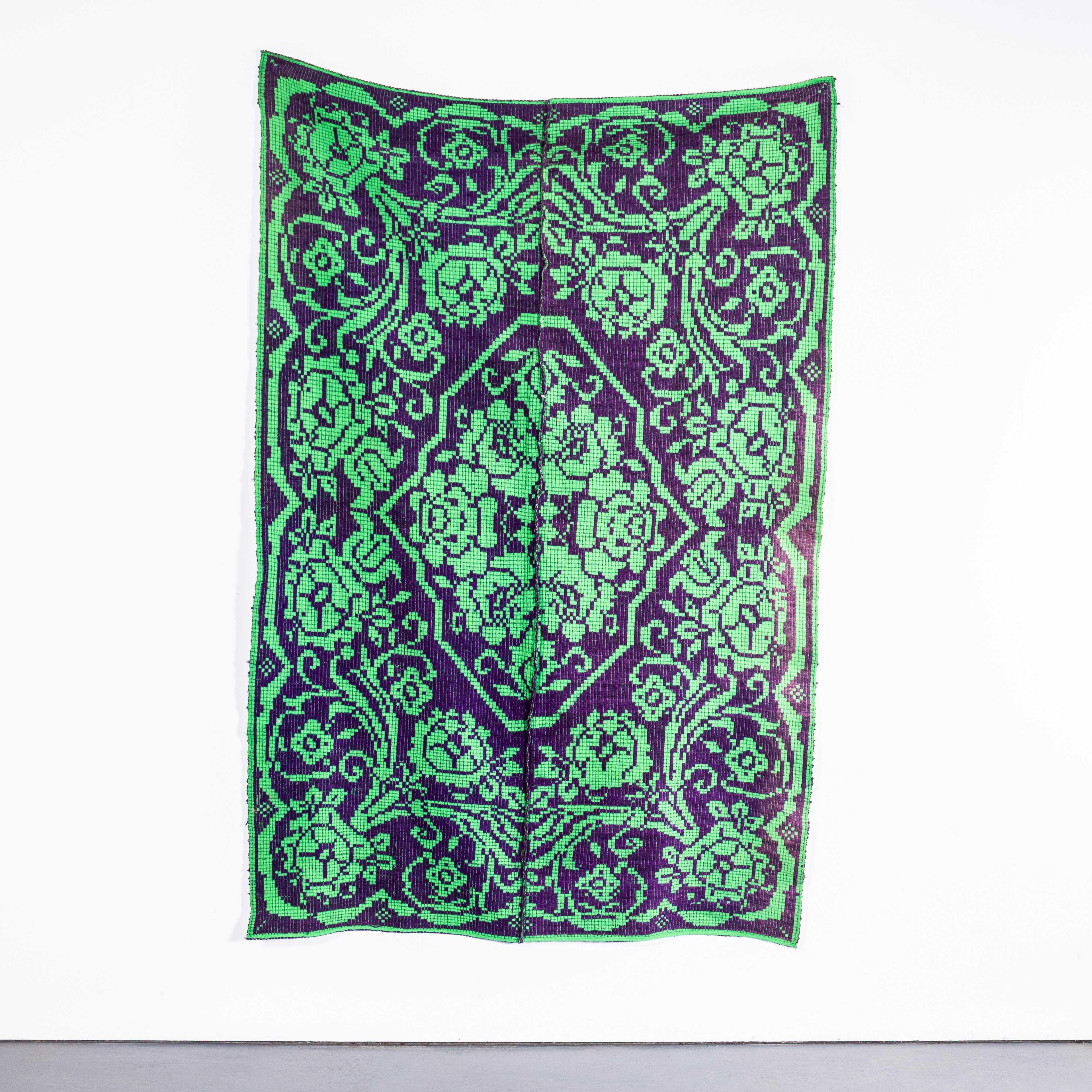 Colcha de lana húngara verde y morada de los años 50 hecha a mano mediados del siglo XX en venta