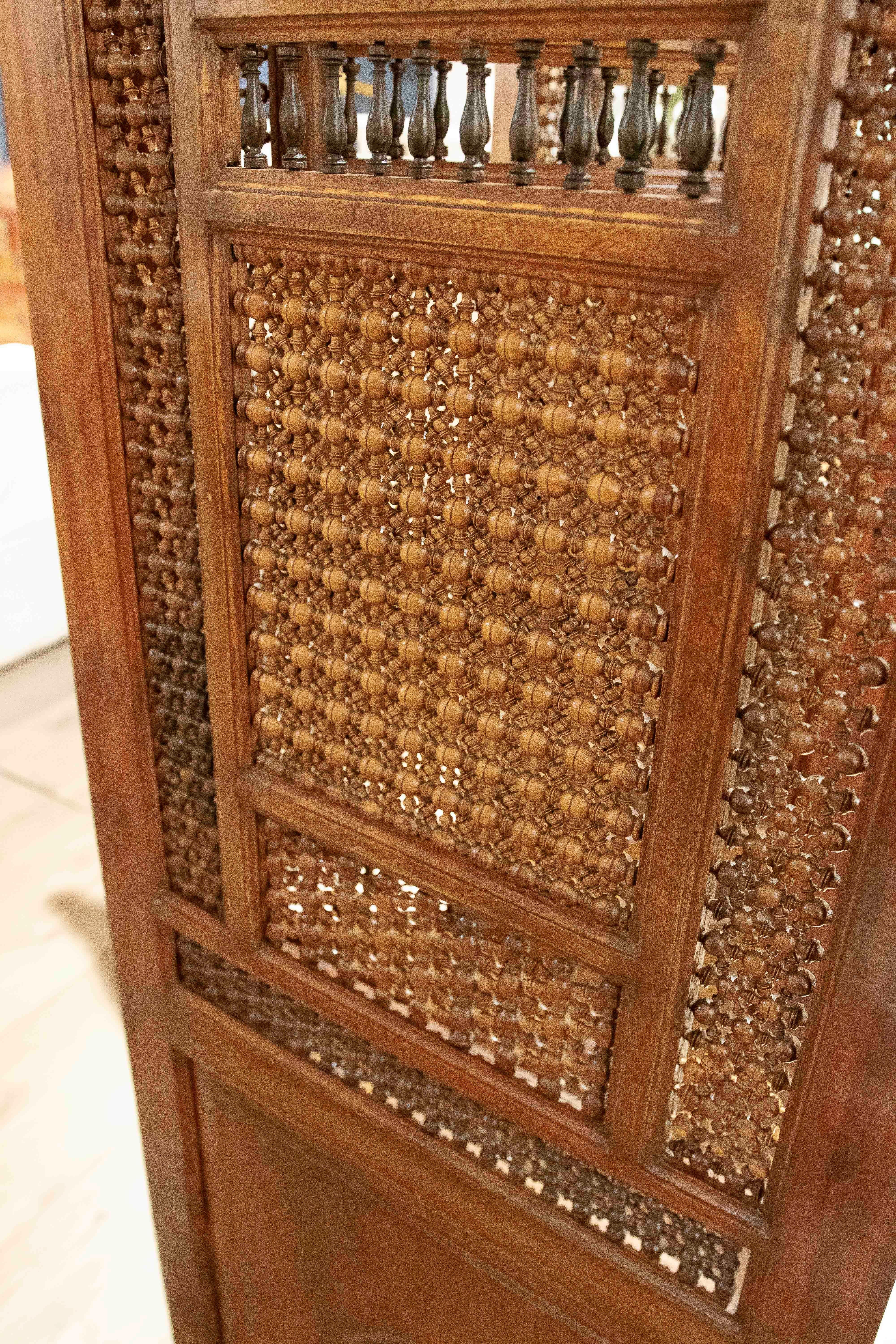 Paravento in legno intagliato a reticolo Sirio, fatto a mano, anni '50 in vendita 7