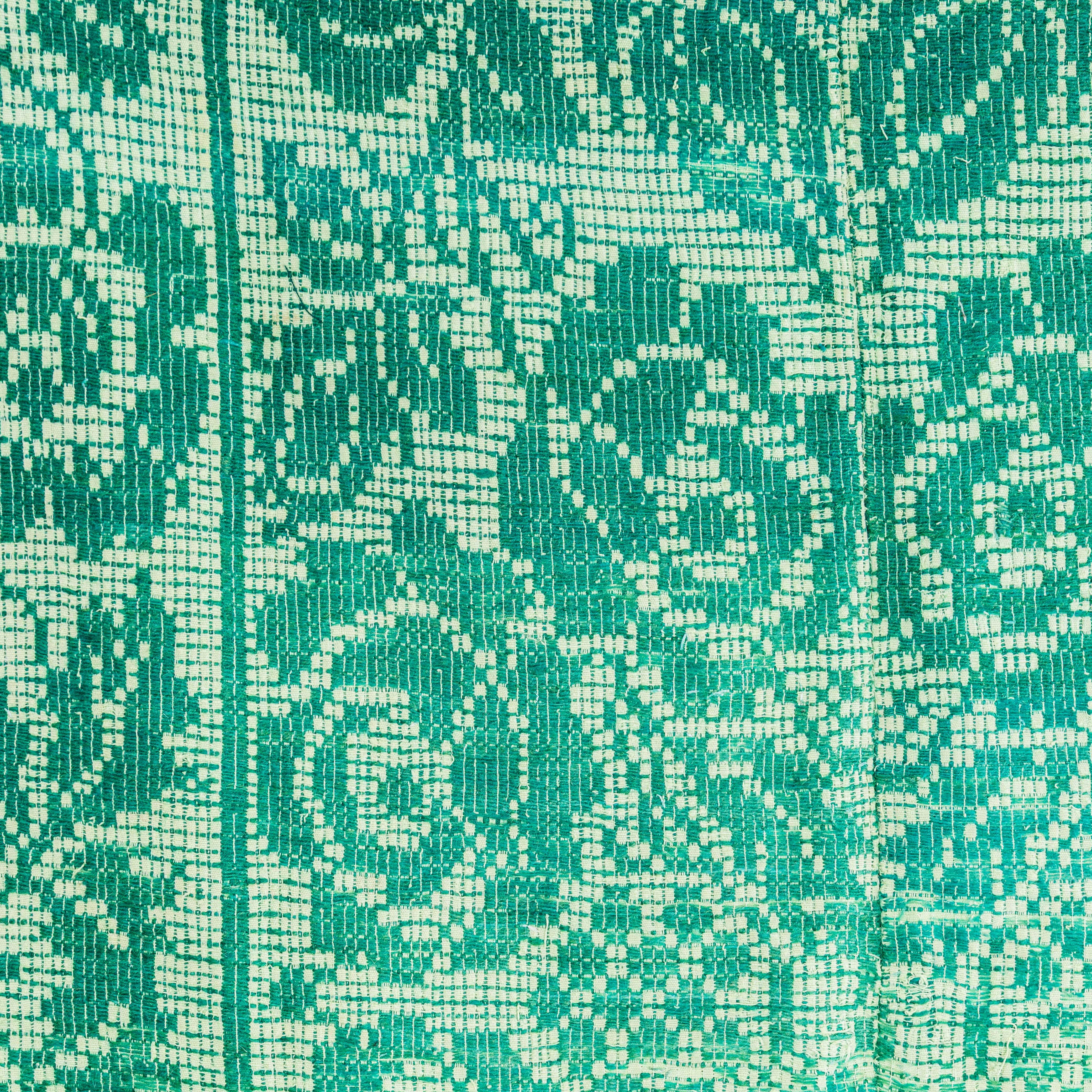 Colcha de lana húngara de los años 50 hecha a mano en dos tonos de verde folclórico Húngaro en venta