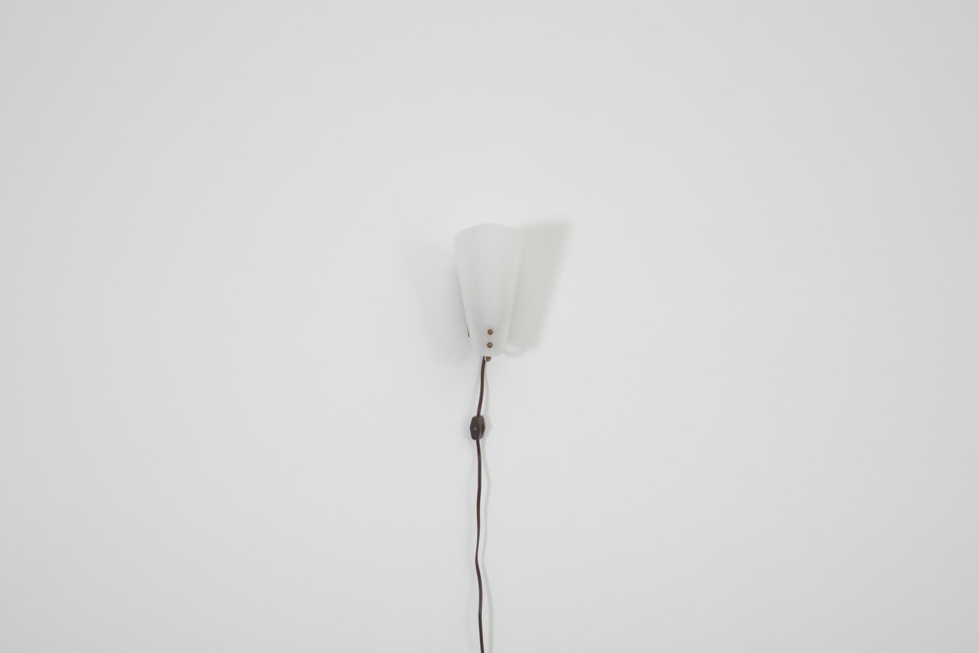 German 1950s Hanns Hoffmann-Lederer Style Plexi Wall Sconce with Brass Base and Accents