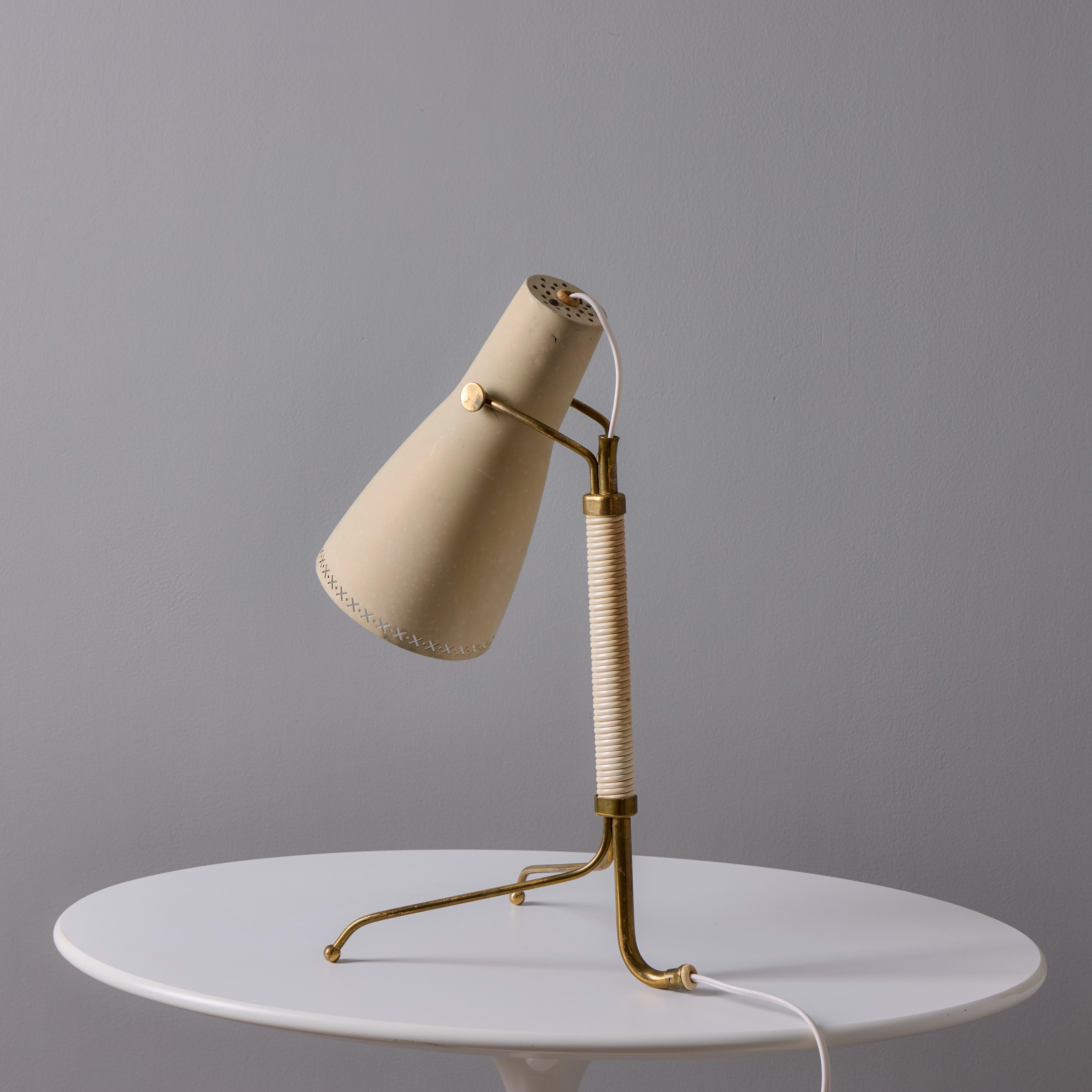 Années 1950 - Lampe de table en métal perforé et laiton Hans Bergström modèle E1271 pour ASEA en vente 2