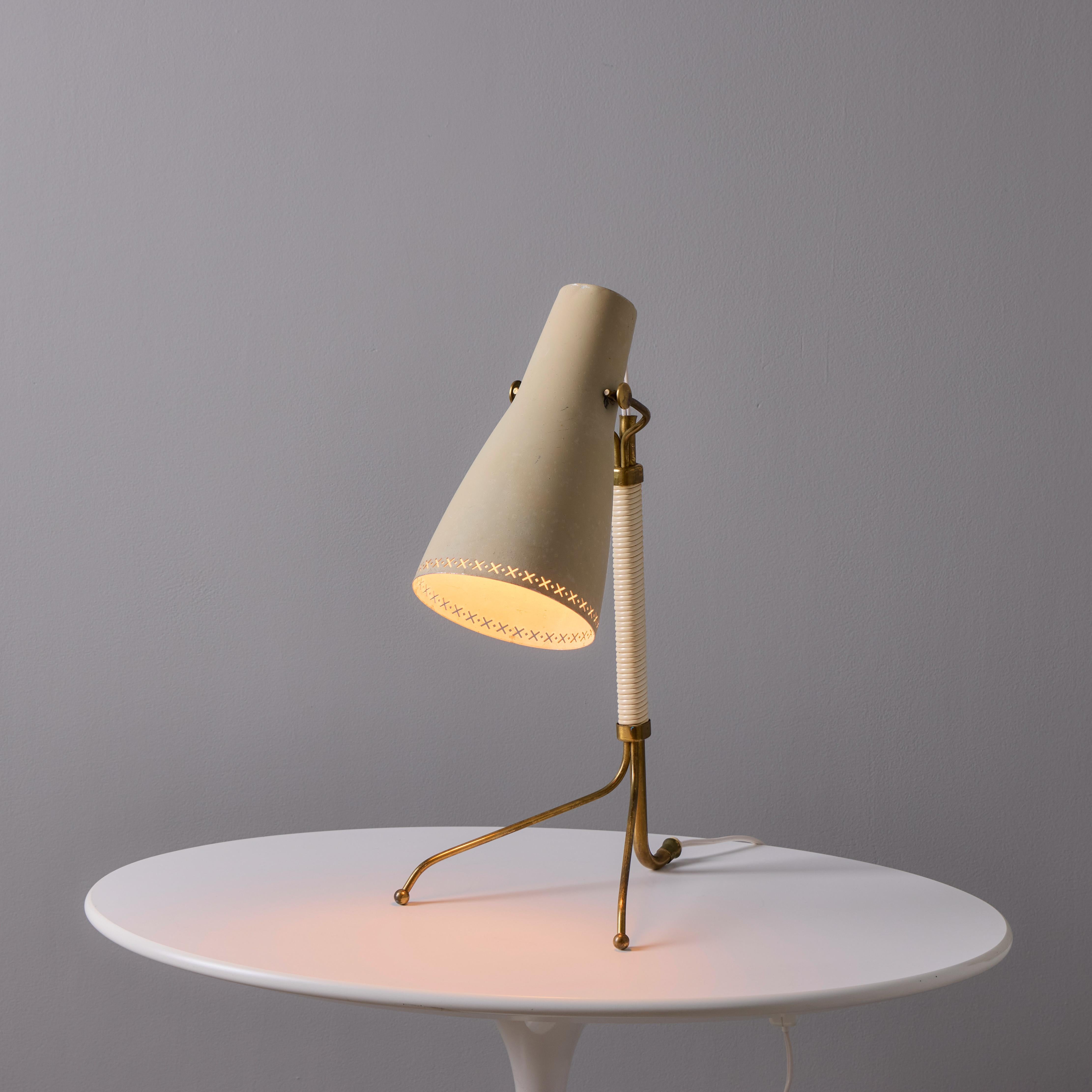 Années 1950 - Lampe de table en métal perforé et laiton Hans Bergström modèle E1271 pour ASEA en vente 4