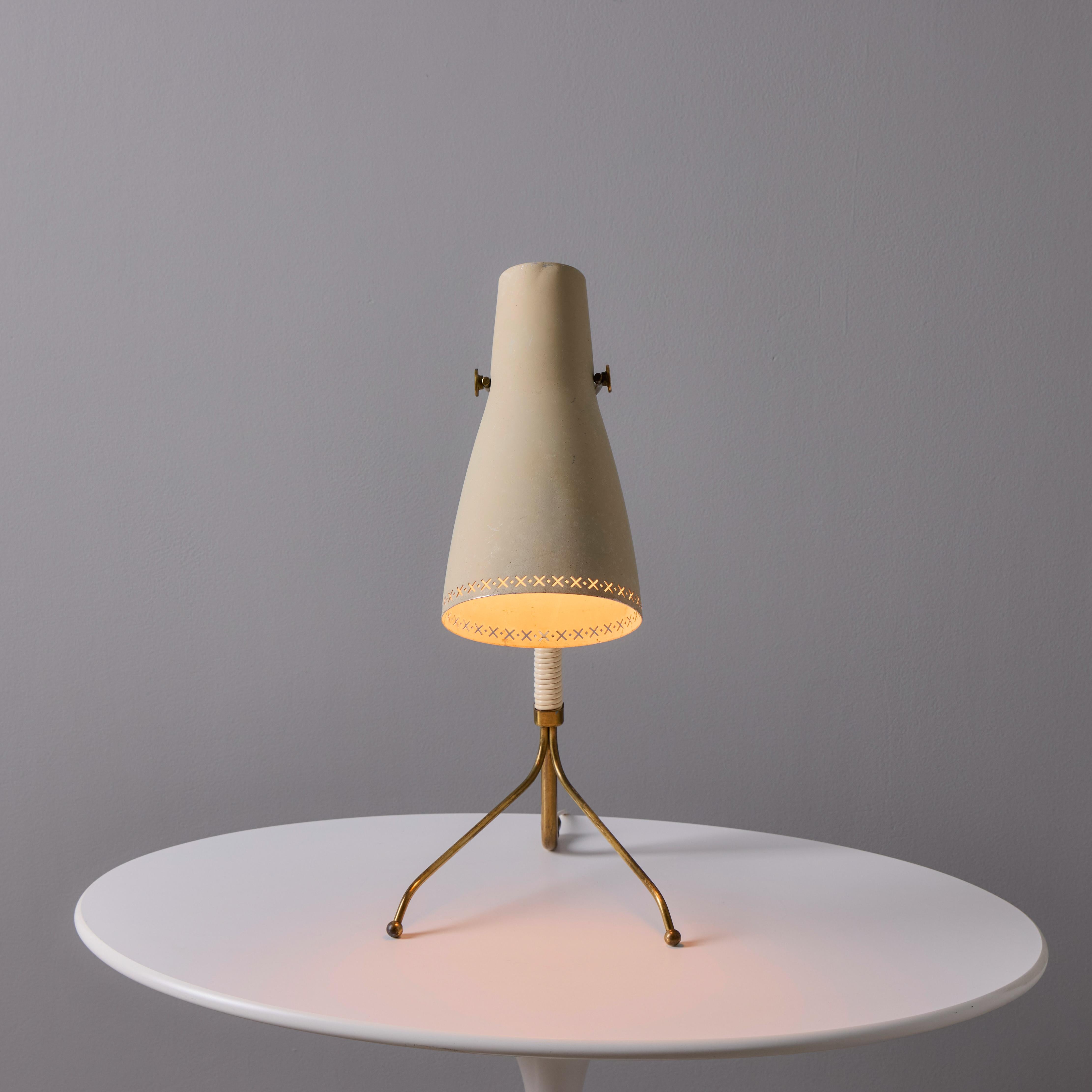 Années 1950 - Lampe de table en métal perforé et laiton Hans Bergström modèle E1271 pour ASEA en vente 5