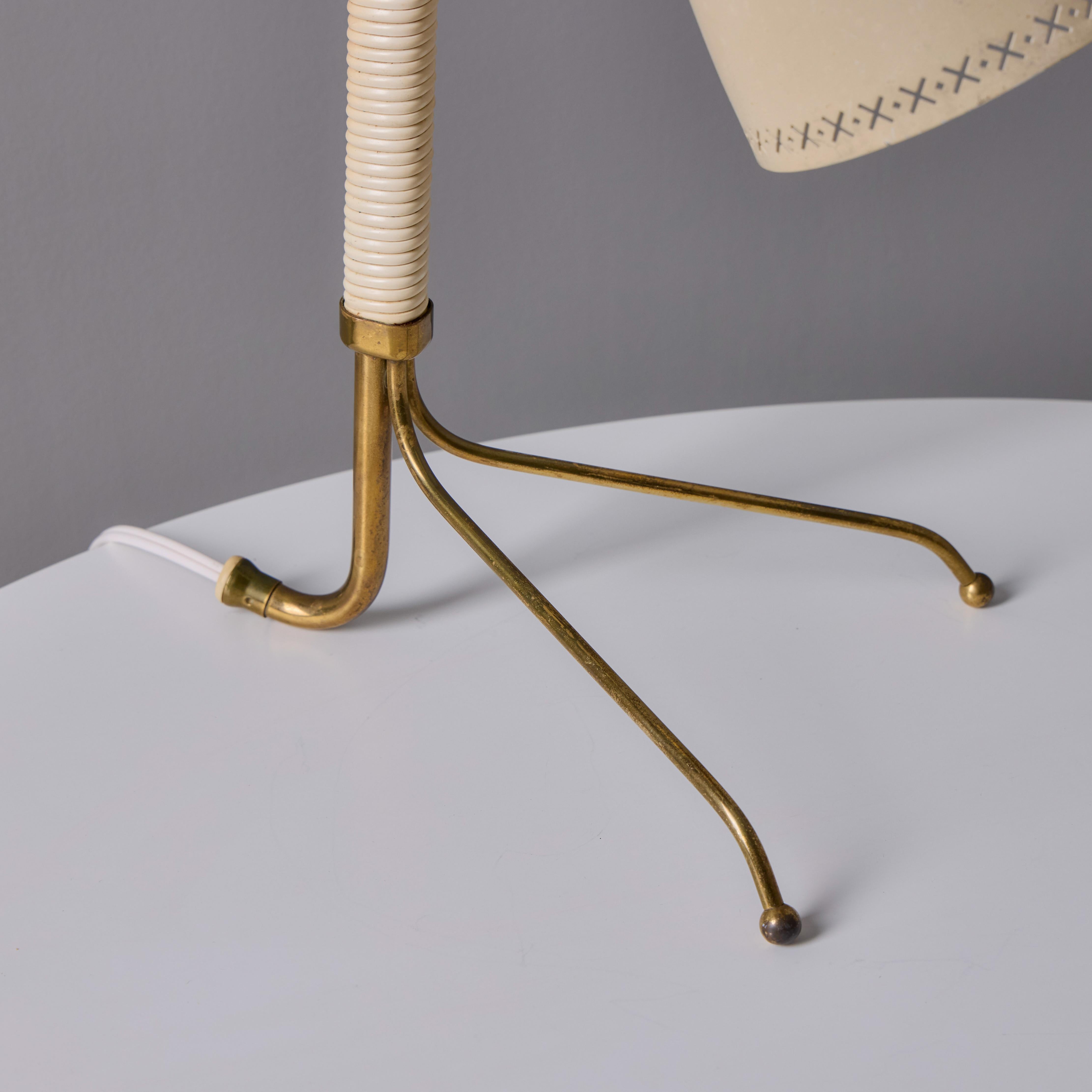 Années 1950 - Lampe de table en métal perforé et laiton Hans Bergström modèle E1271 pour ASEA en vente 8