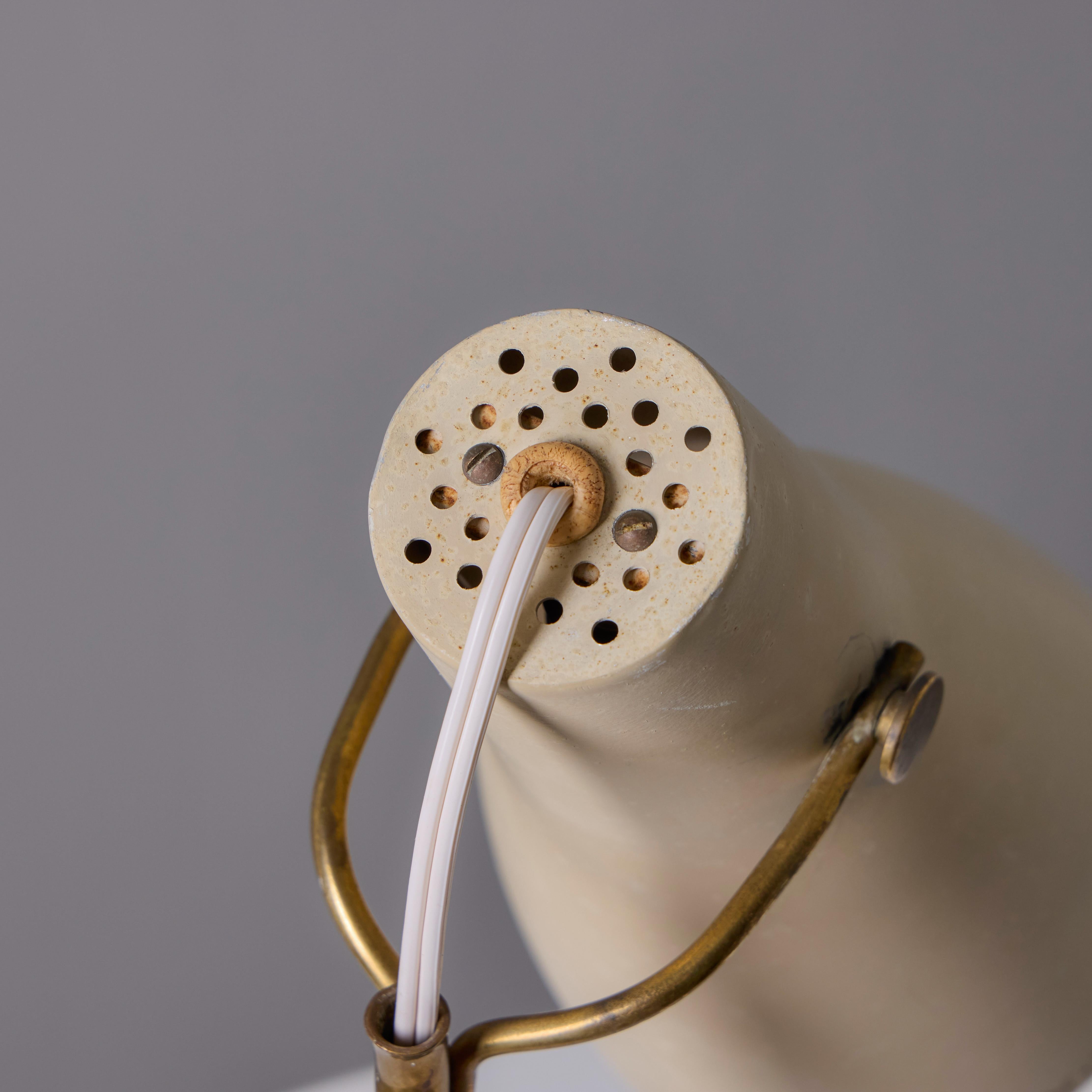 Années 1950 - Lampe de table en métal perforé et laiton Hans Bergström modèle E1271 pour ASEA en vente 12