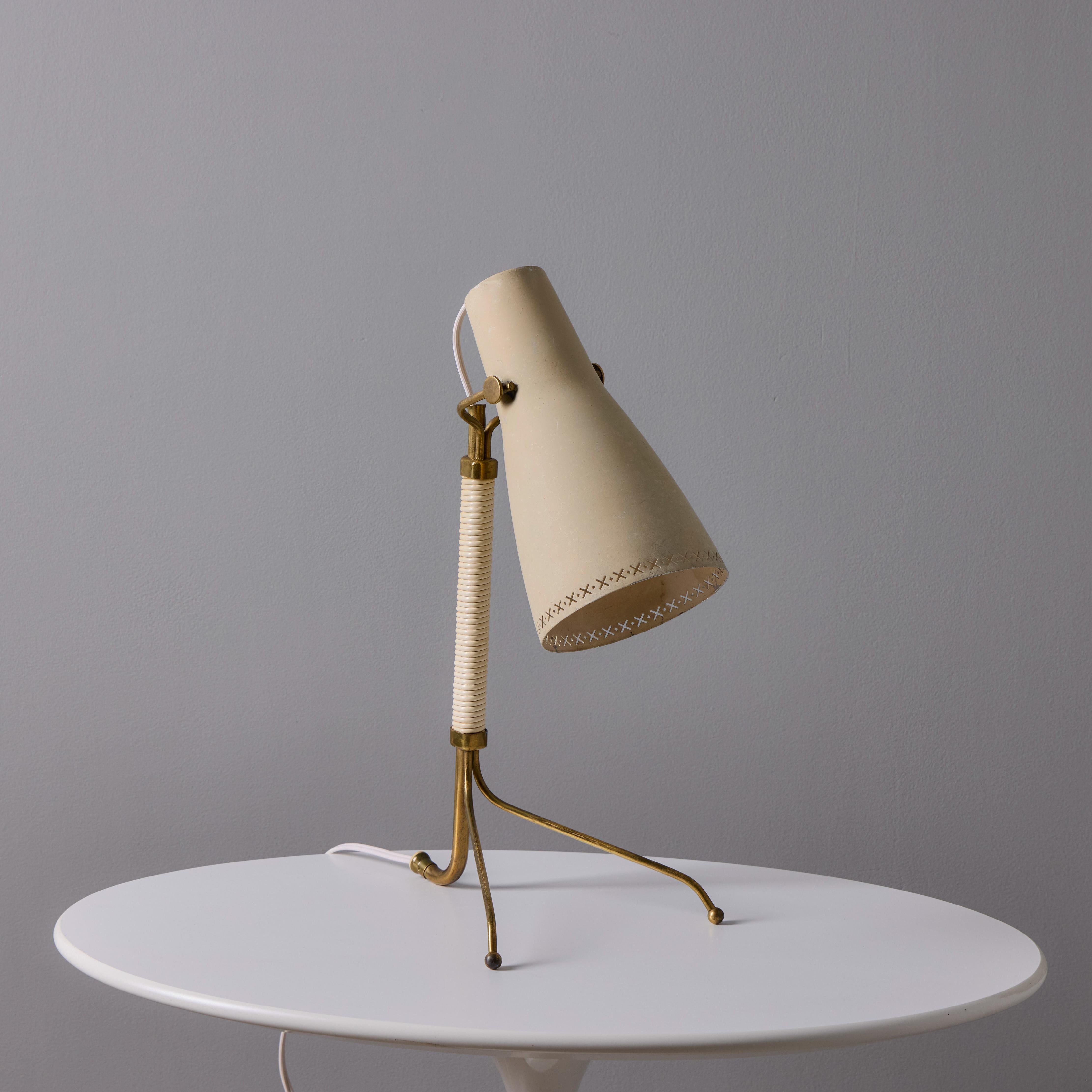 Peint Années 1950 - Lampe de table en métal perforé et laiton Hans Bergström modèle E1271 pour ASEA en vente