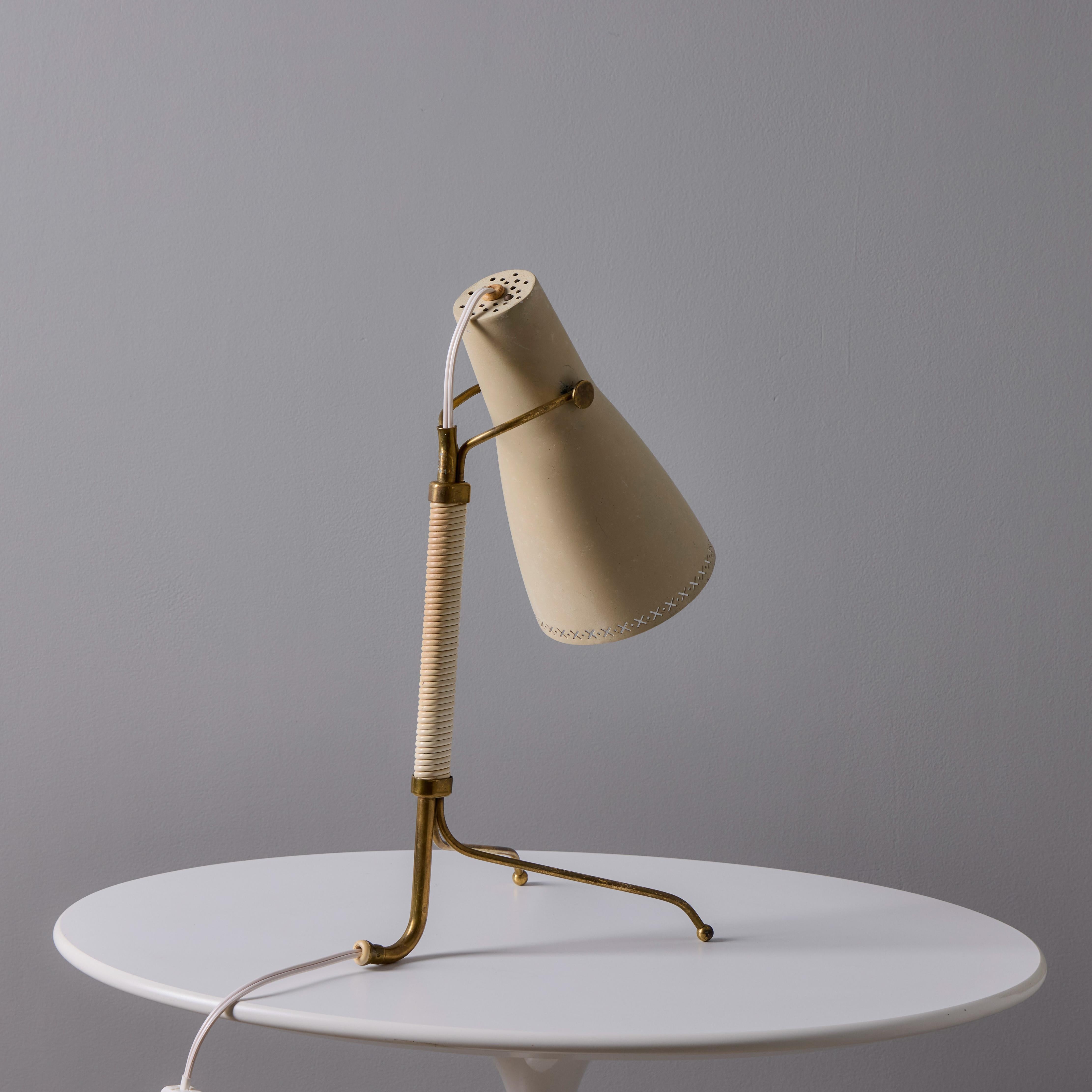 Années 1950 - Lampe de table en métal perforé et laiton Hans Bergström modèle E1271 pour ASEA en vente 1