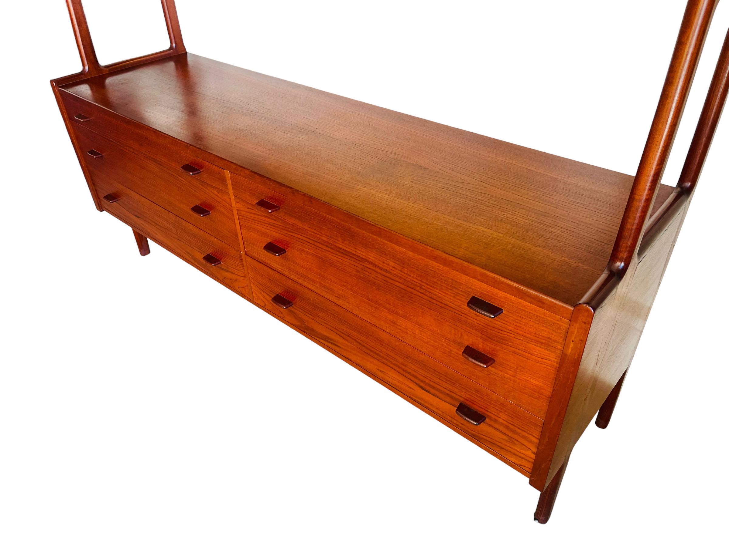 1950er Hans J. Wegner für RY Mobler Teakholz-Anrichte / Hutch im Angebot 8