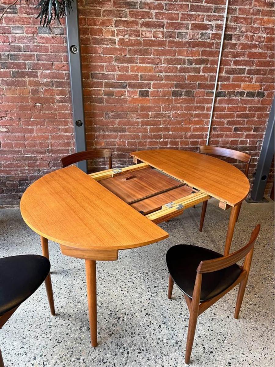 Leather 1950’s Hans Olsen Roundette Dining Set for Frem Røjle For Sale
