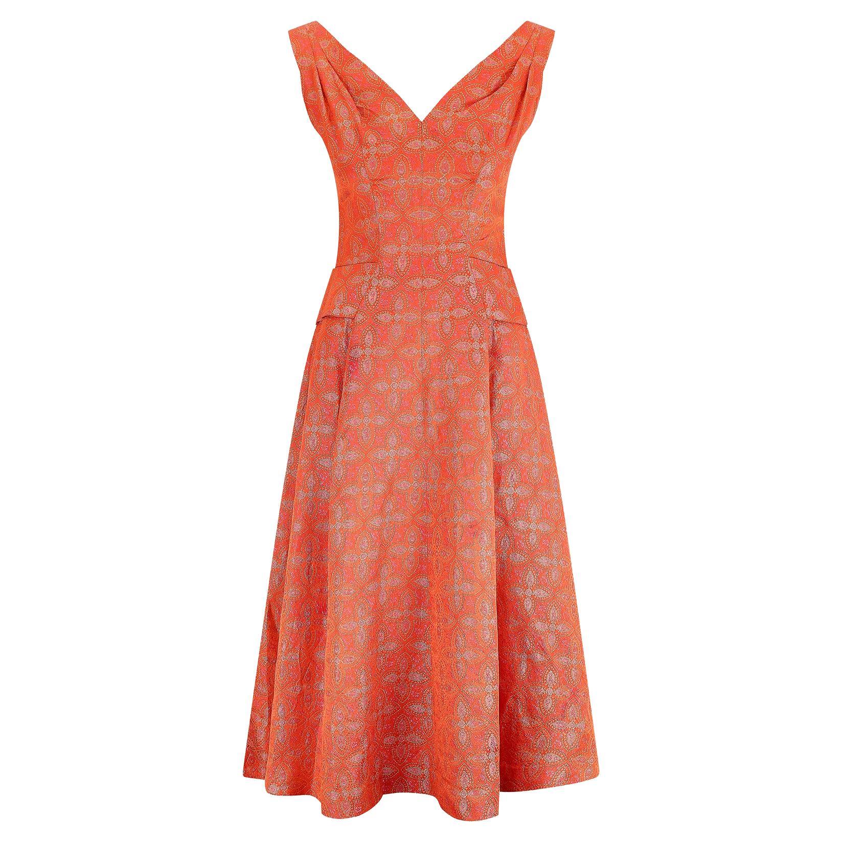 Hardy Amies Orangefarbenes Paisley-Brokatkleid, 1950er Jahre im Angebot