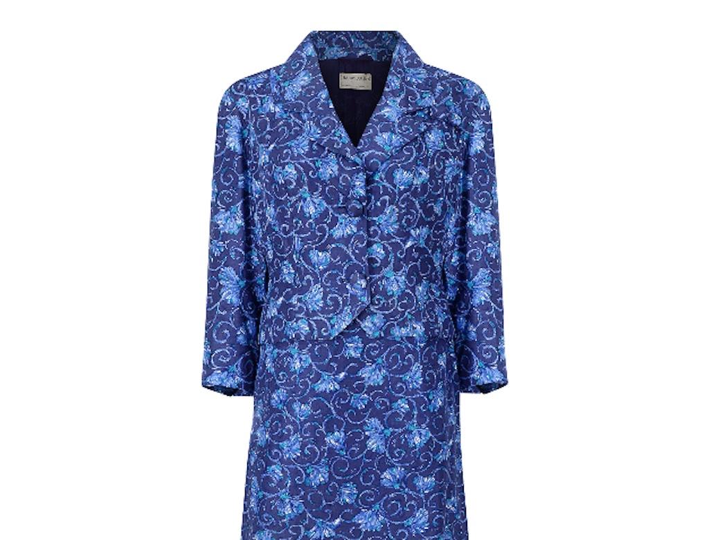 Hardy Amies Couture - Costume jupe à fleurs bleues, années 1950 Pour femmes en vente