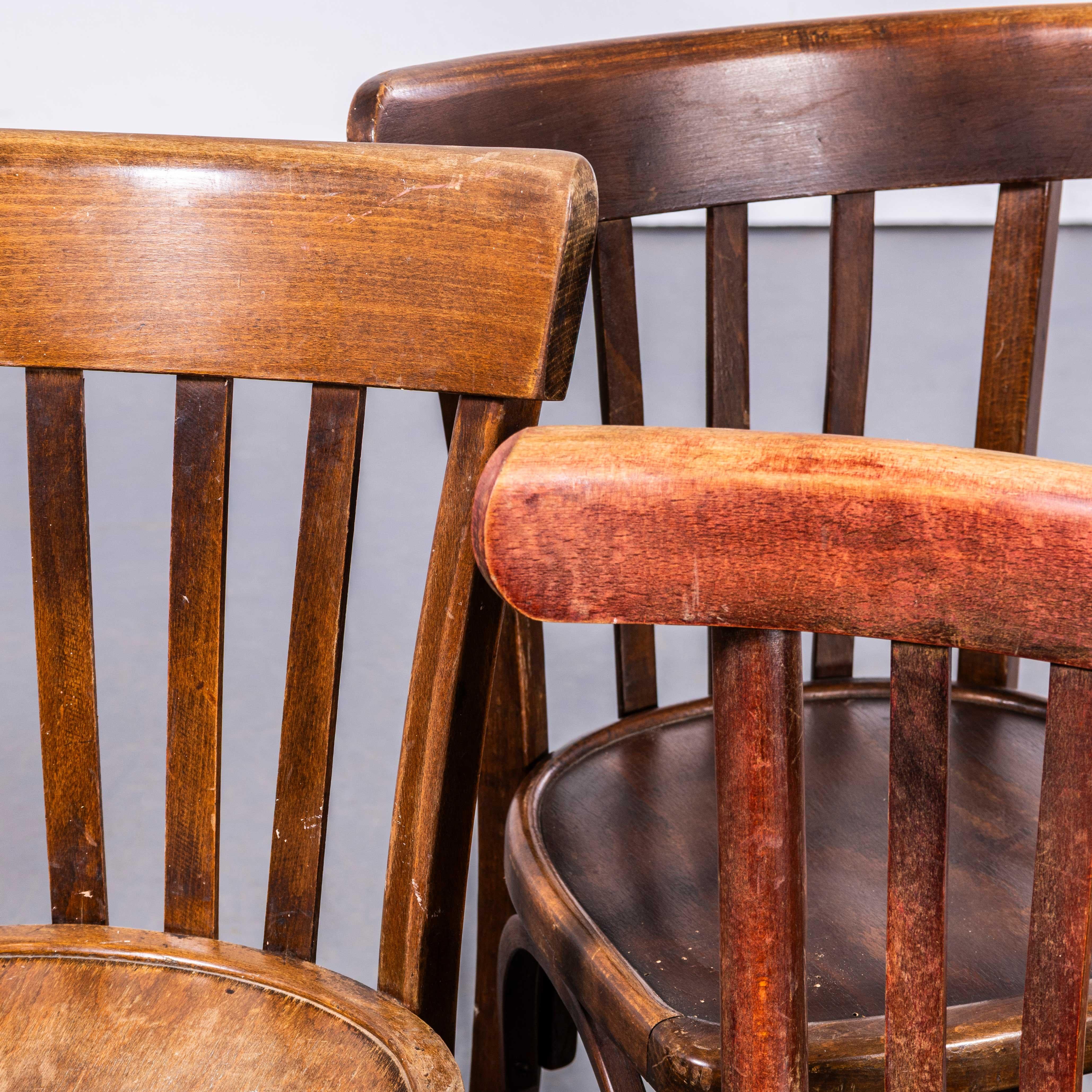 1950's Harlequin Mixed Bentwood Pub Dining Chairs - Set Of Eight In Good Condition In Hook, Hampshire