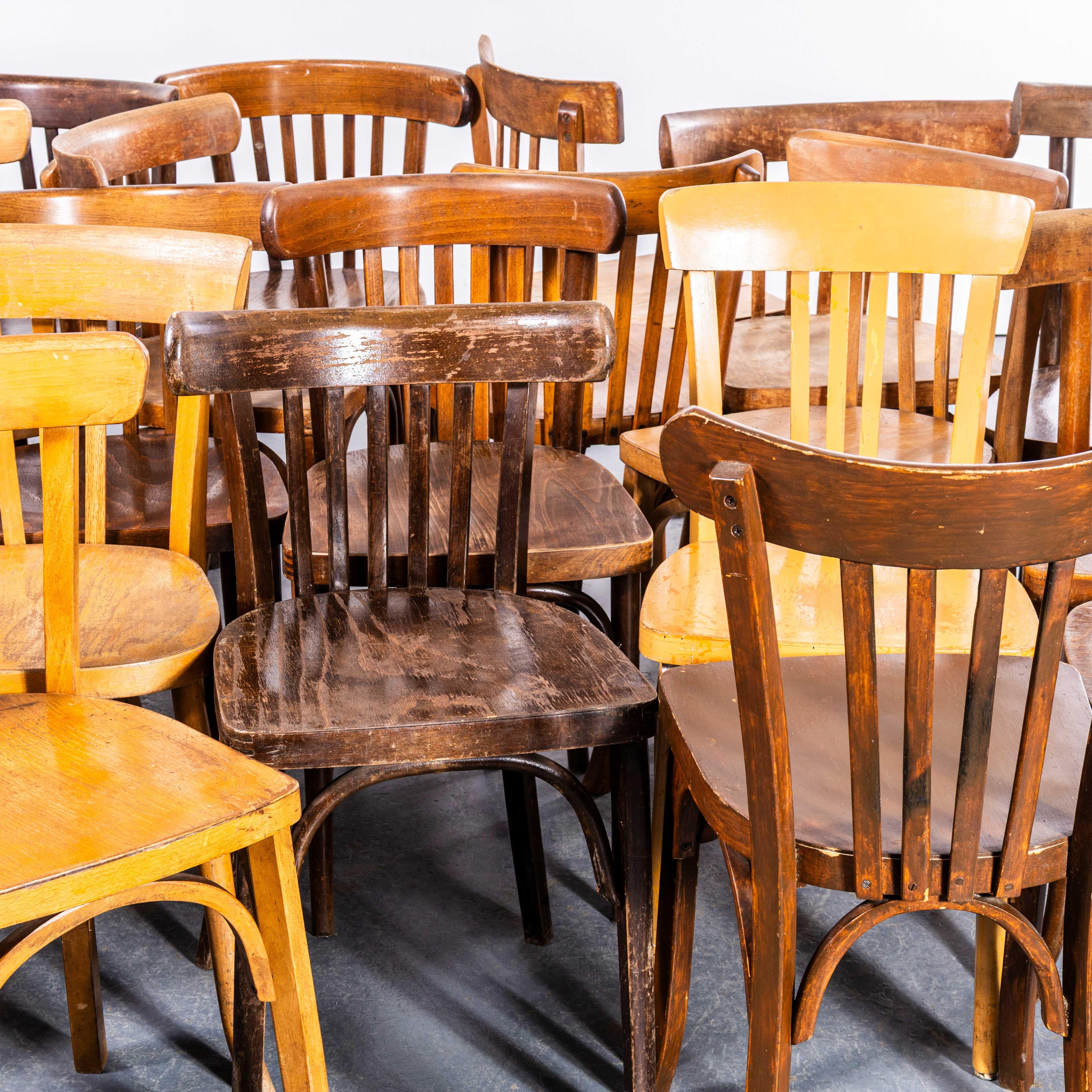 Francese Sedie da pranzo Harlequin Standard miste degli anni '50 - Set di venti sedie in vendita