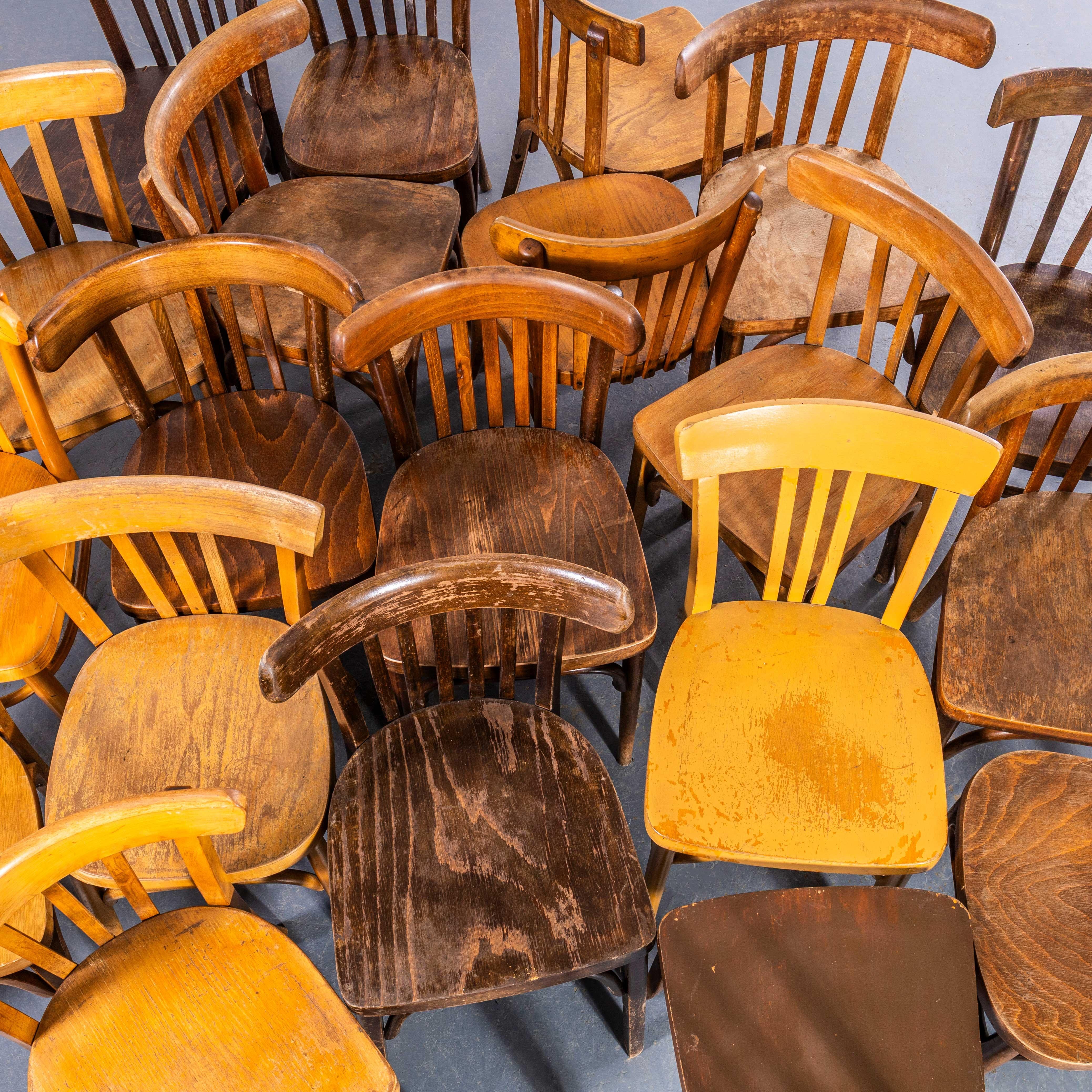 Sedie da pranzo Harlequin Standard miste degli anni '50 - Set di venti sedie In condizioni buone in vendita a Hook, Hampshire