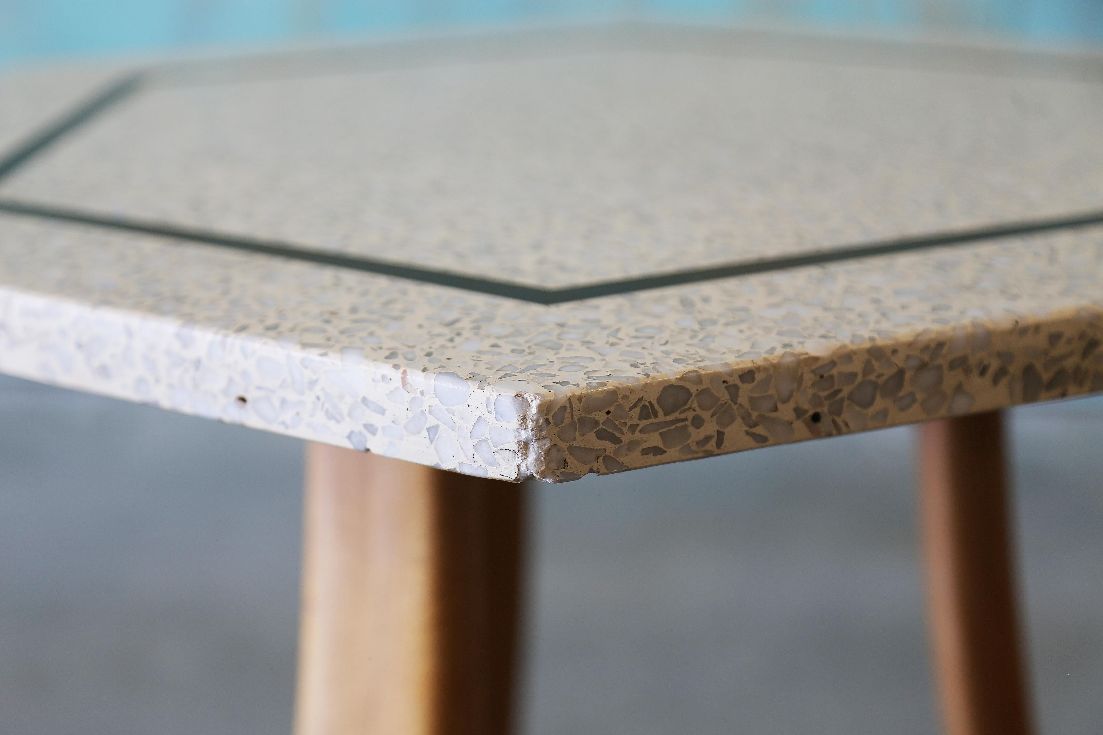 1950 Harvey Probber Terrazzo Brass Mahogany Hexagon Side Tables Set of 3 en vente 1