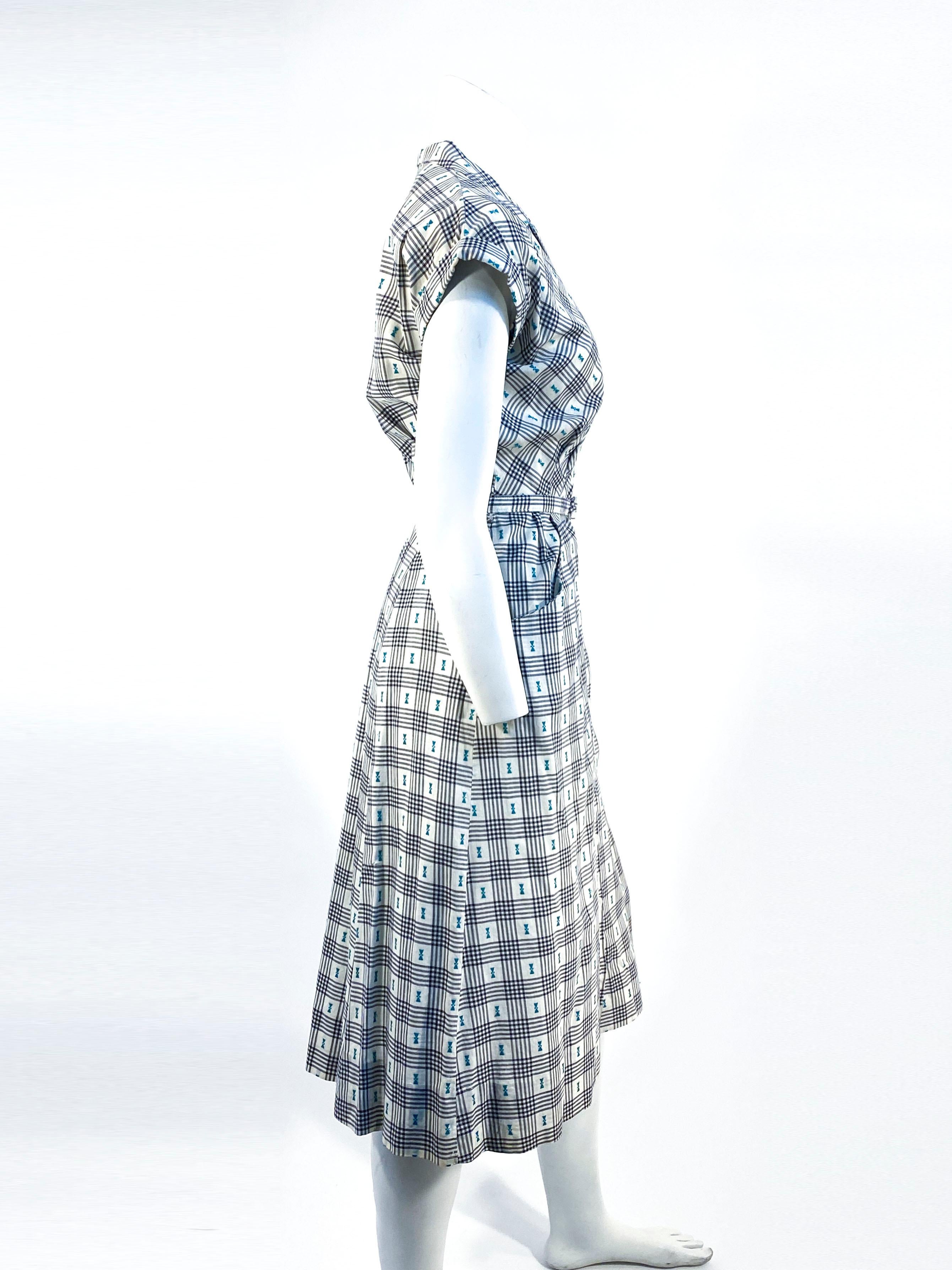 Hattie Carnegie - Robe chemise de jour en coton à taille basse, années 1950 Pour femmes en vente
