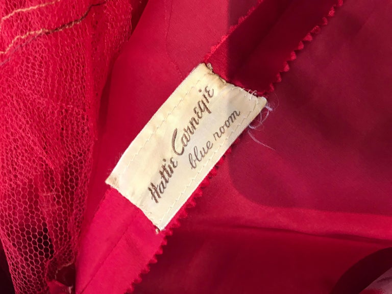 1950s Hattie Carnegie Red Silk Floral Print Cocktail Dress For Sale 4
