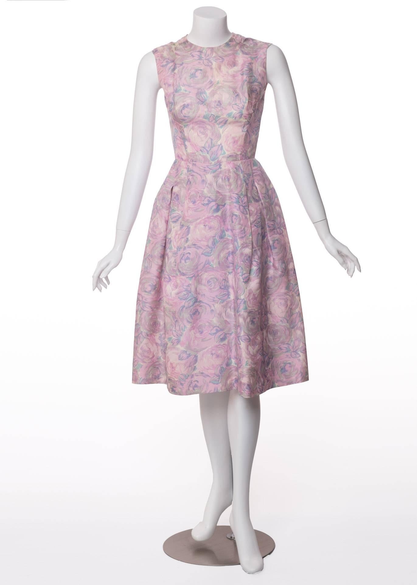 1950, Hattie Carnegie, robe à taille nouée en soie à imprimé floral et aquarelle en vente 4