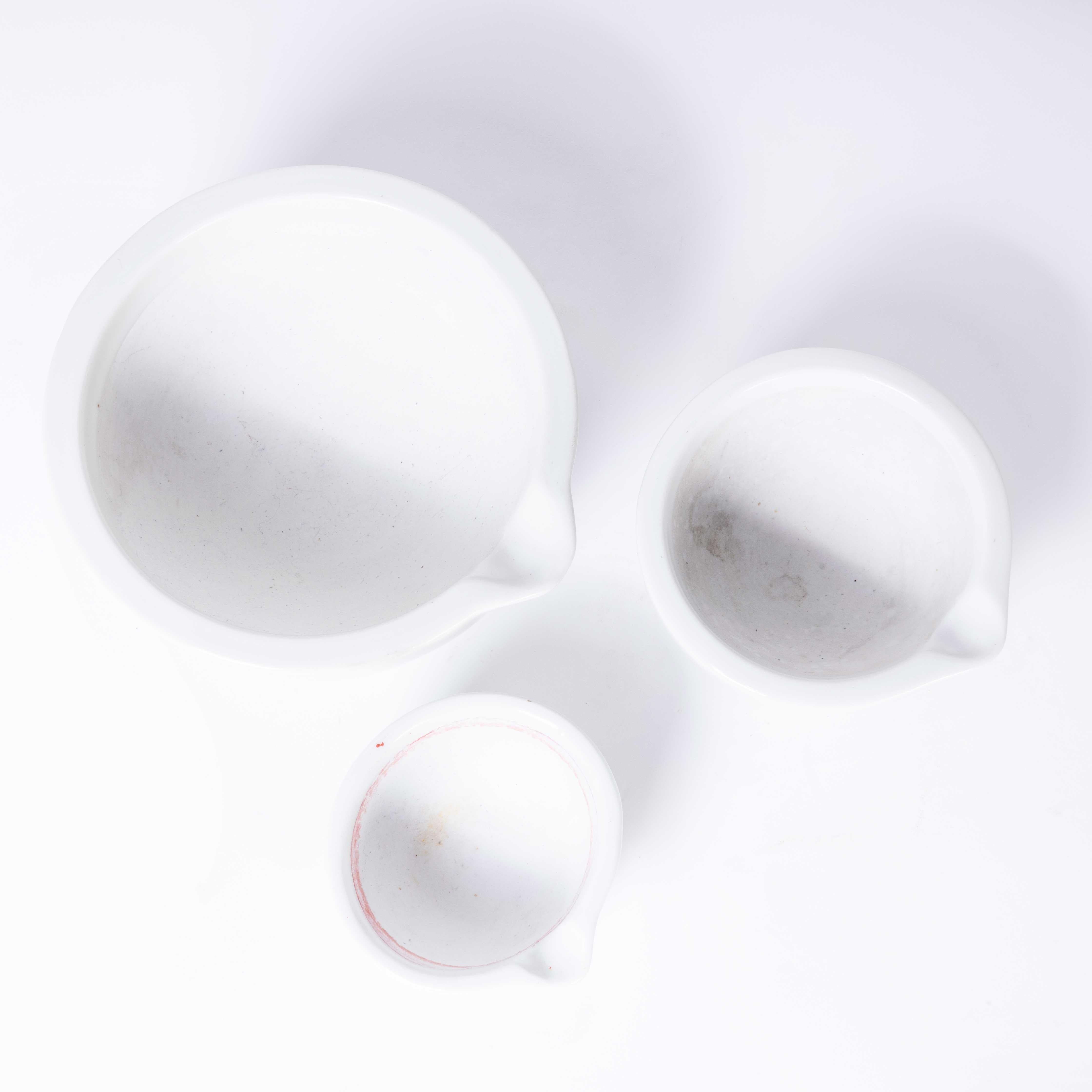 1950’s Heavy Porcelain Scientific white bowls – Set Of Three
1950’s Heavy Porcelain Scientific white bowls – Set Of Three. Handmade in Czech Republic. Three different size white bowls. Small – 8.5cm x 8cm x 4cm. Medium – 11cm x 5cm x 10.5cm. Large