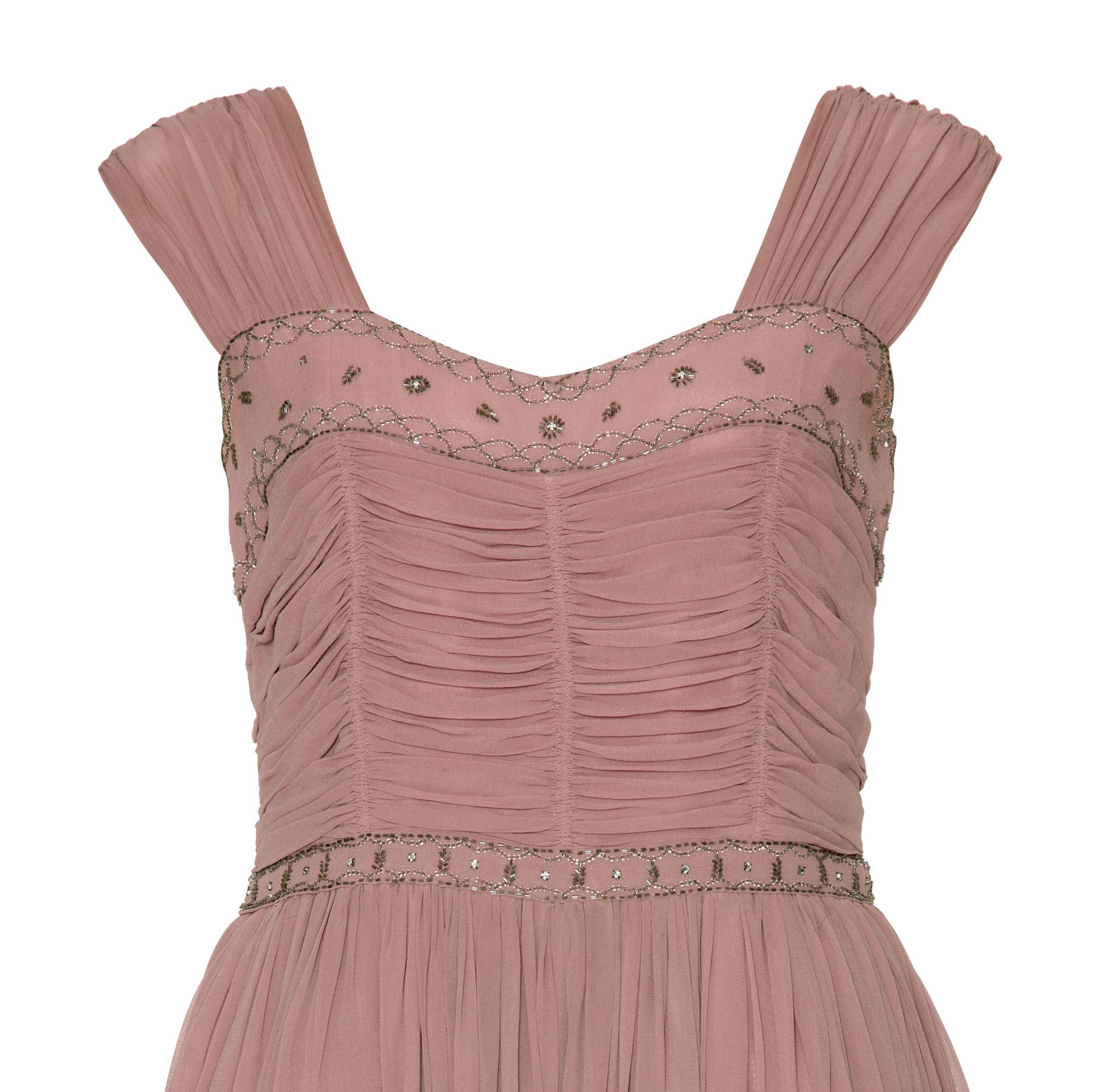 Marron Heiress Boutique - Robe perlée rose poussiéreux des années 1950 en vente