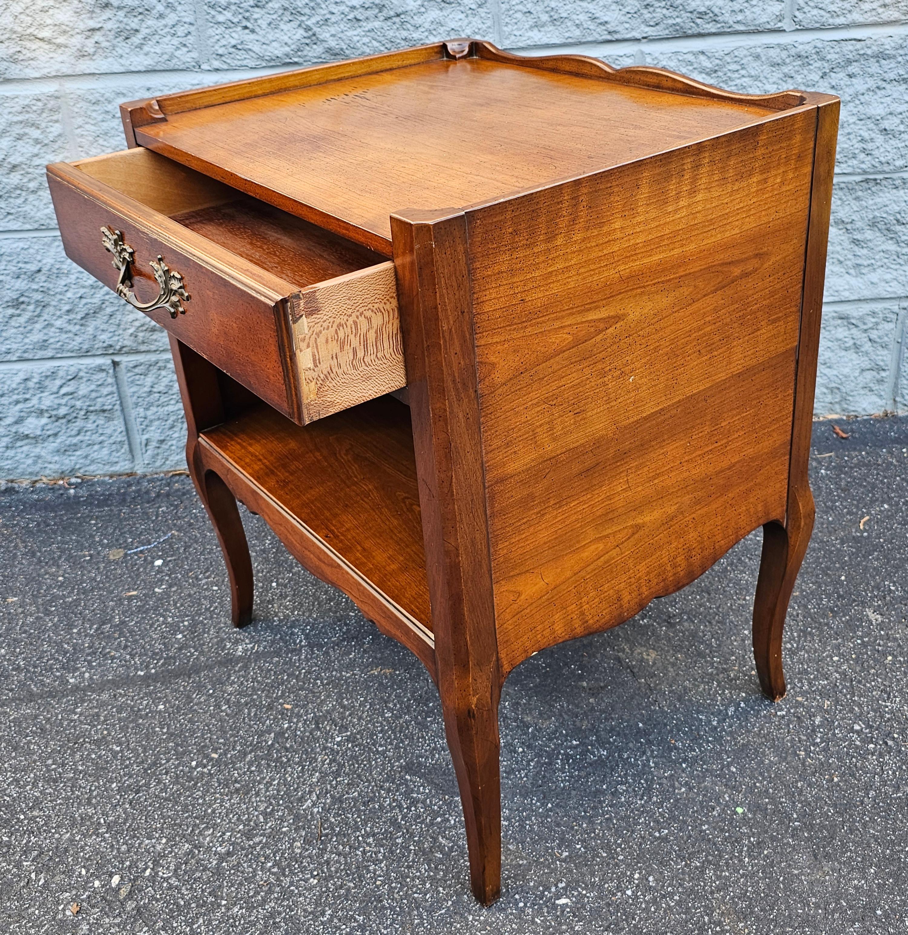 1950s Henrendon Furniture French Single Drawer Side Table In Good Condition For Sale In Germantown, MD