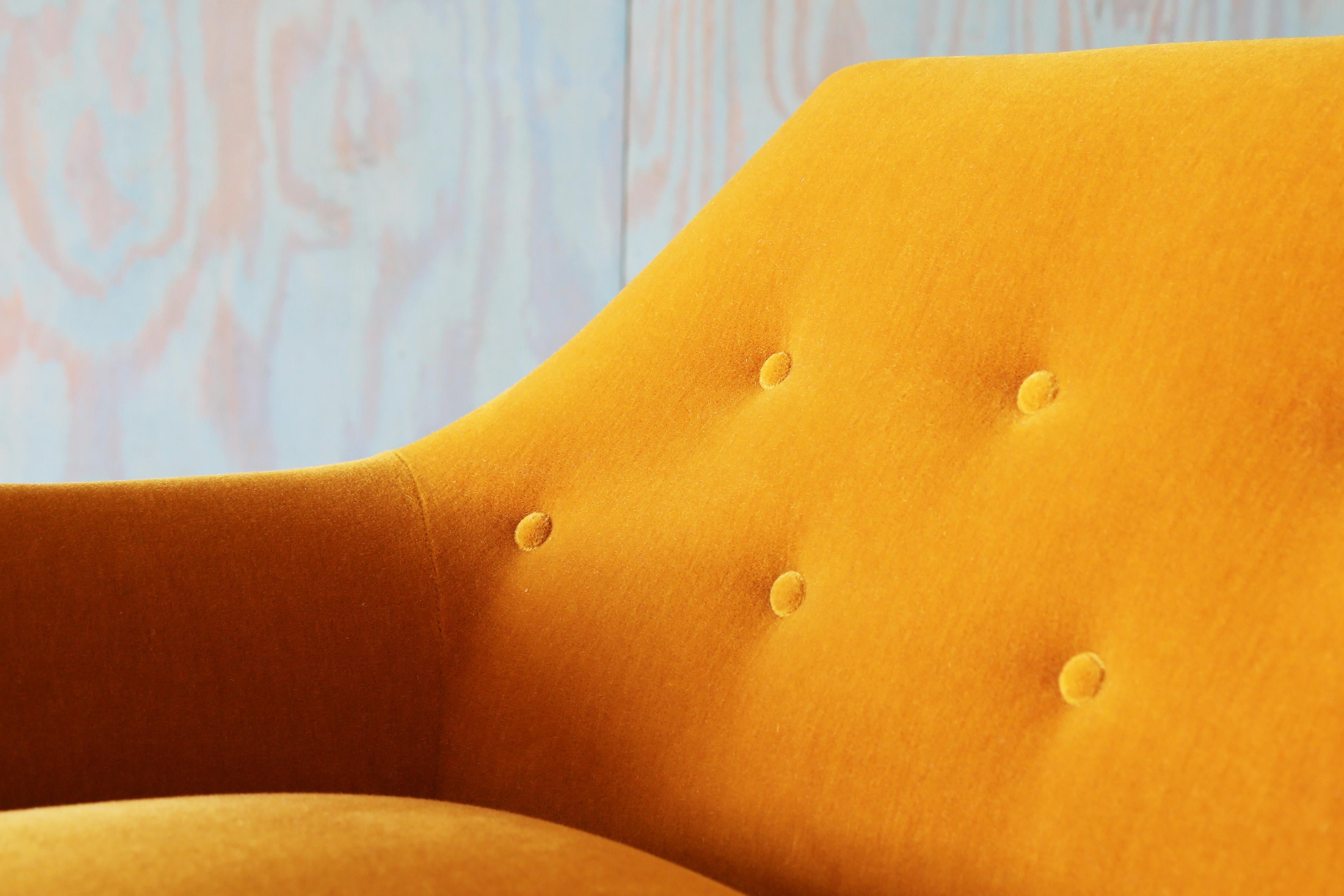 Mid-Century moderno Sedia da salotto in vetro Henry Glass del 1950 Gambe in ottone Mohair dorato Metà secolo moderno in vendita