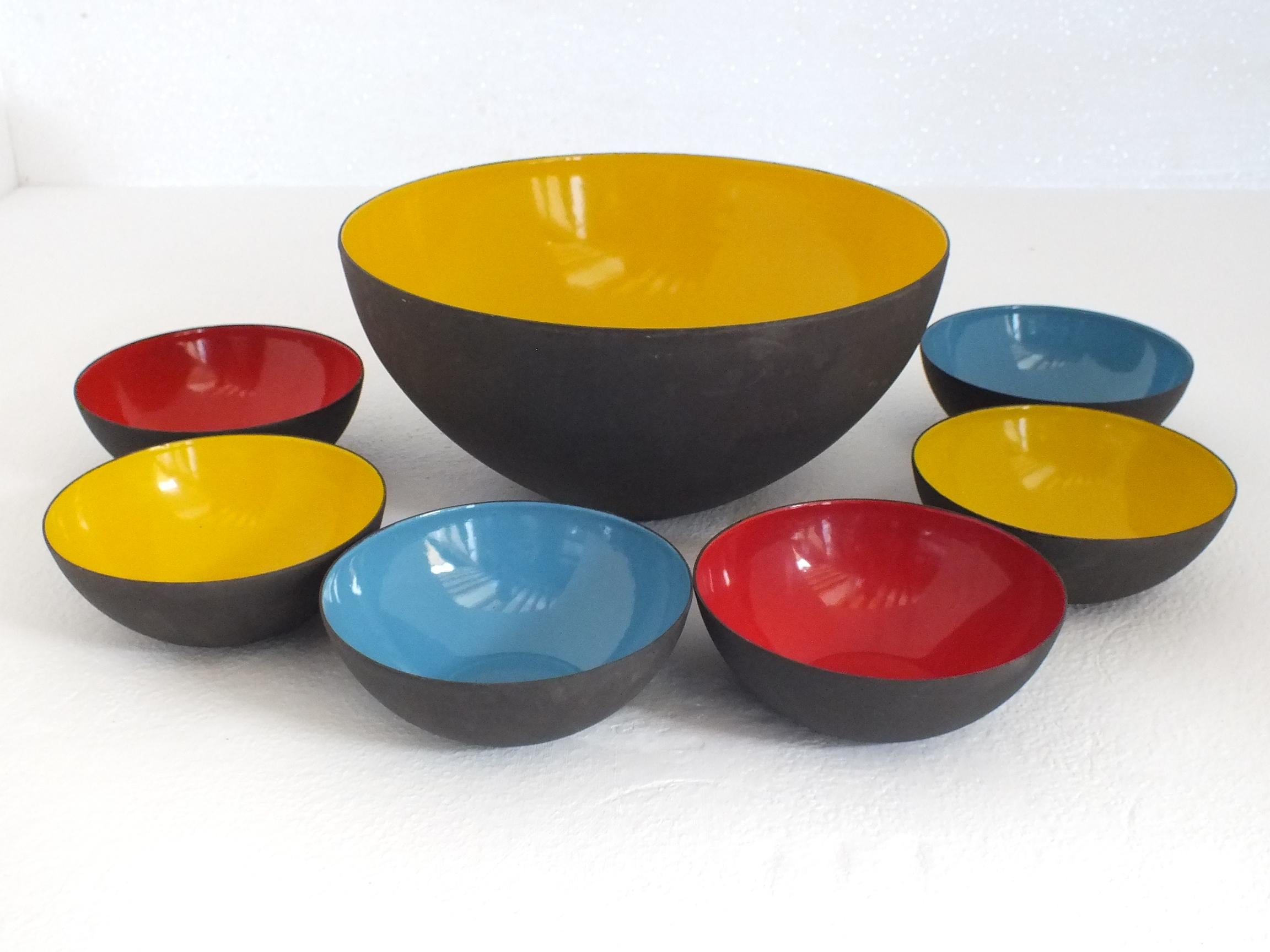 Herbert Krenchel Krenit 7 bowl set first edition, by Torben Orskov Denmark.

 metal lacquered, gold medal triennale Milano '54 perfect condition A, 

 measure; great bowl diameter 10