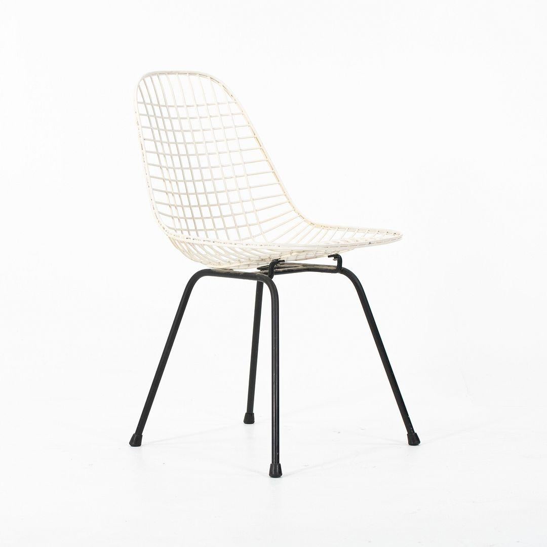 Américain 1950s Herman Miller Eames DKX Wire Dining Chair in White with Black Base en vente