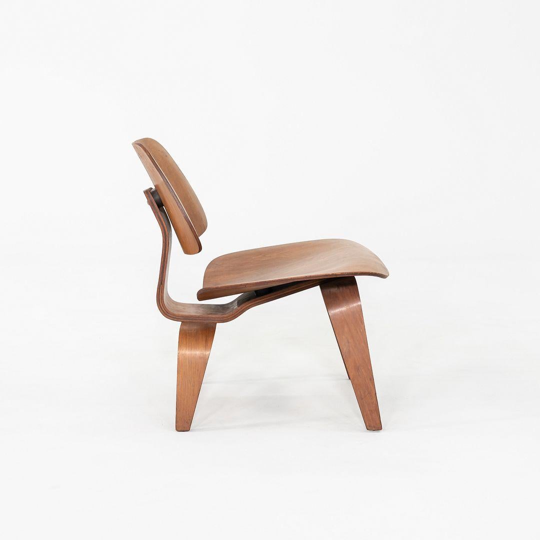 Moderne 1950s Herman Miller Eames LCW Lounge Chair in Walnut en vente