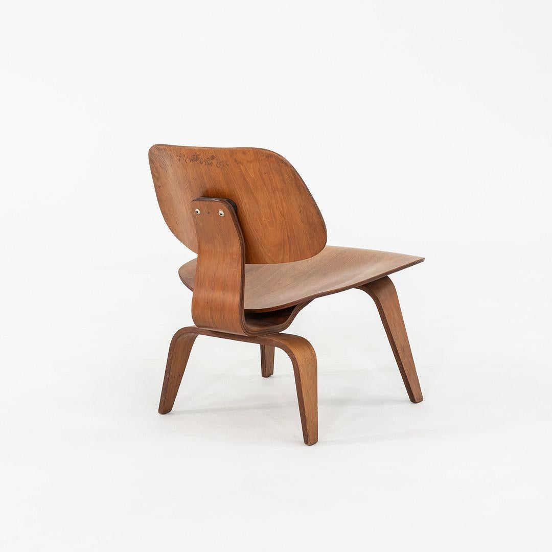 1950s Herman Miller Eames LCW Lounge Chair in Walnut en vente 1