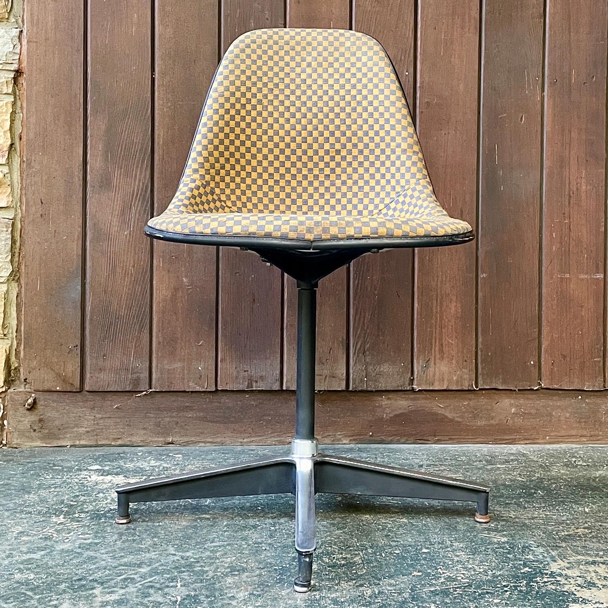 1950s Herman Miller Eames PSC Swivel Desk Chair, Alexander Girard Checkerboard For Sale 13