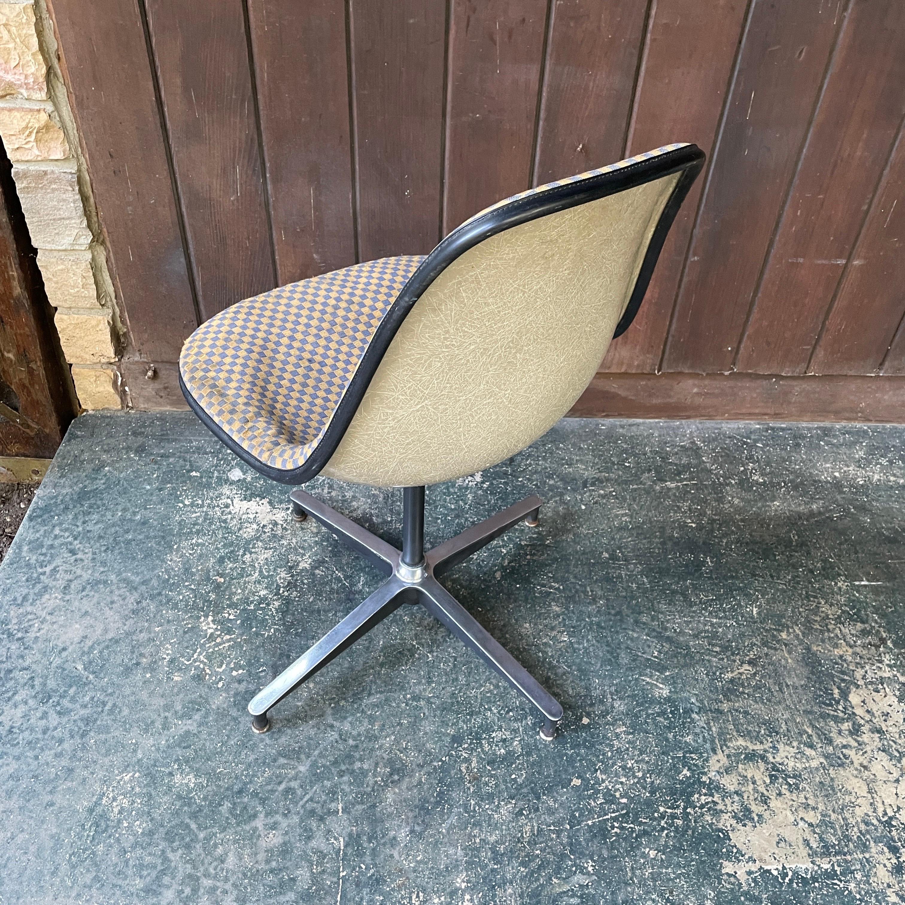 Mid-Century Modern 1950s Herman Miller Eames PSC Swivel Desk Chair, Alexander Girard Checkerboard For Sale