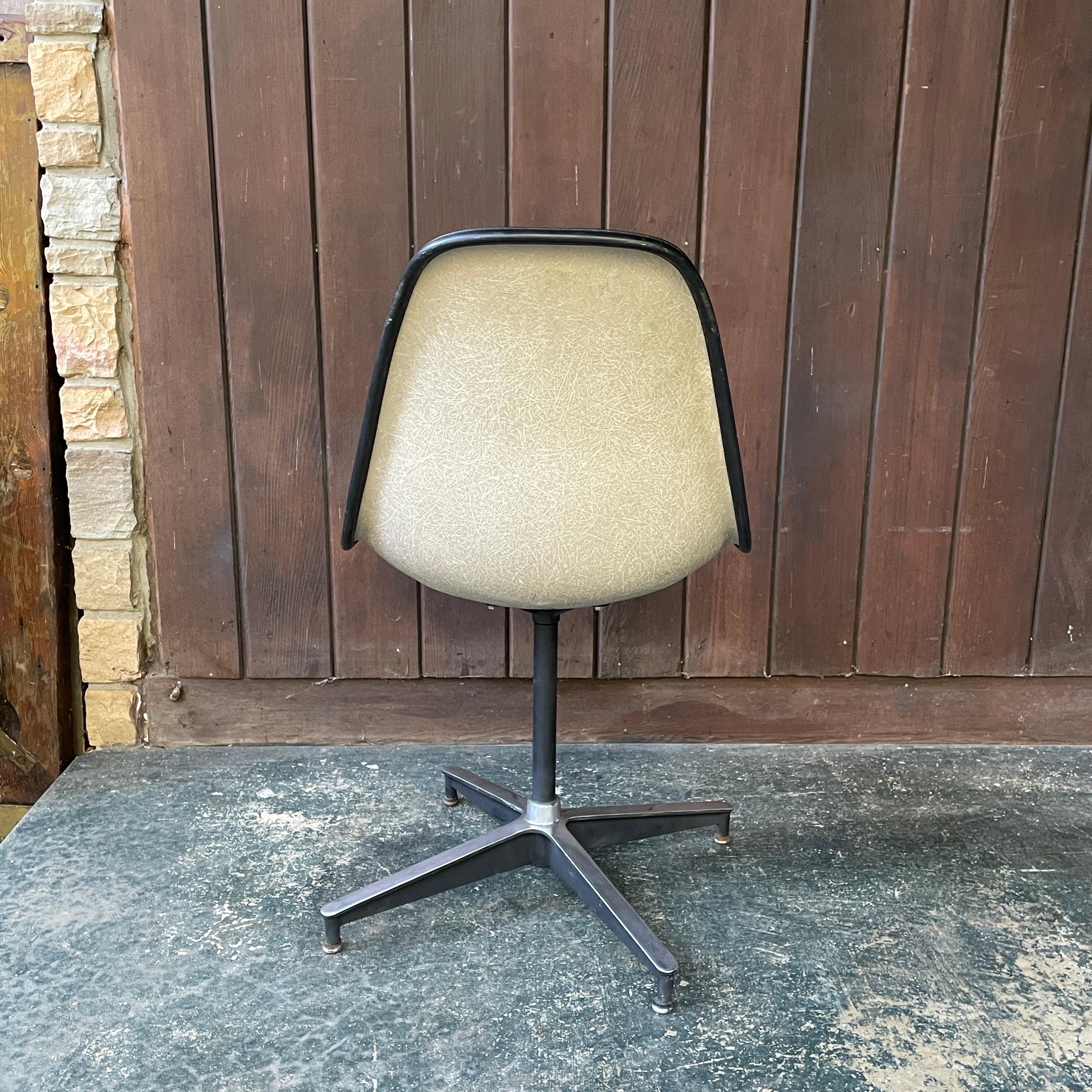 Machine-Made 1950s Herman Miller Eames PSC Swivel Desk Chair, Alexander Girard Checkerboard For Sale