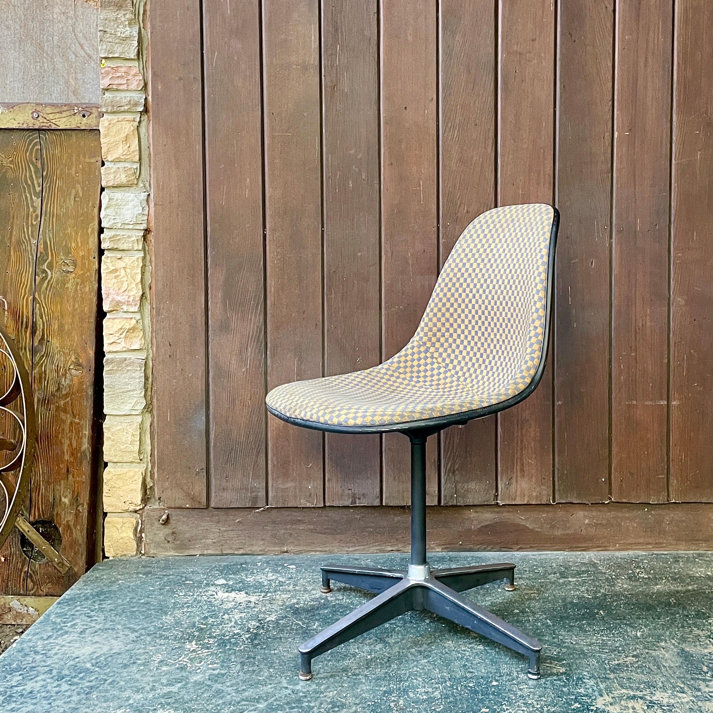 Mid-20th Century 1950s Herman Miller Eames PSC Swivel Desk Chair, Alexander Girard Checkerboard For Sale