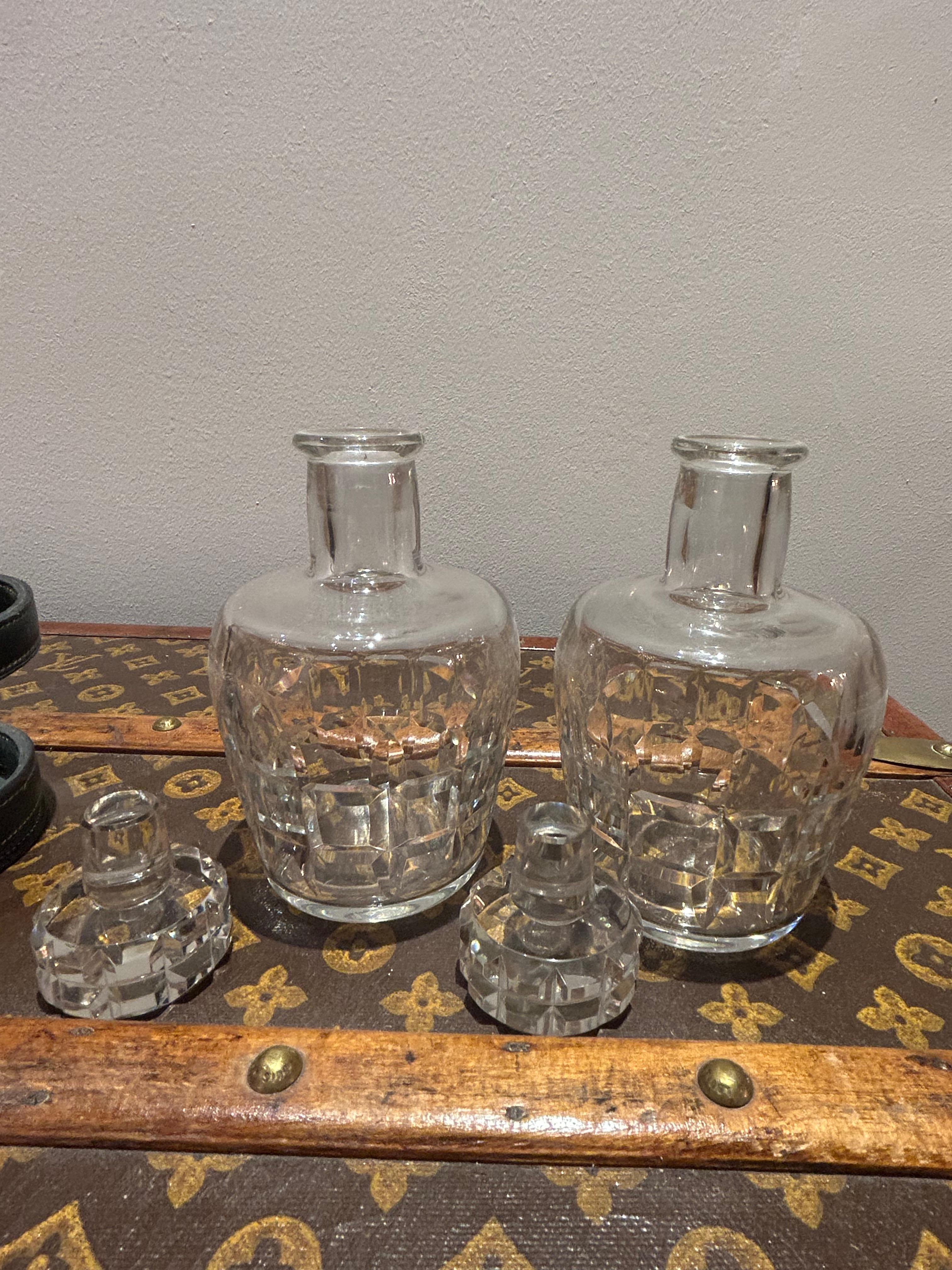 1950's Hermès set of Decanters in a leather basket holder For Sale 4