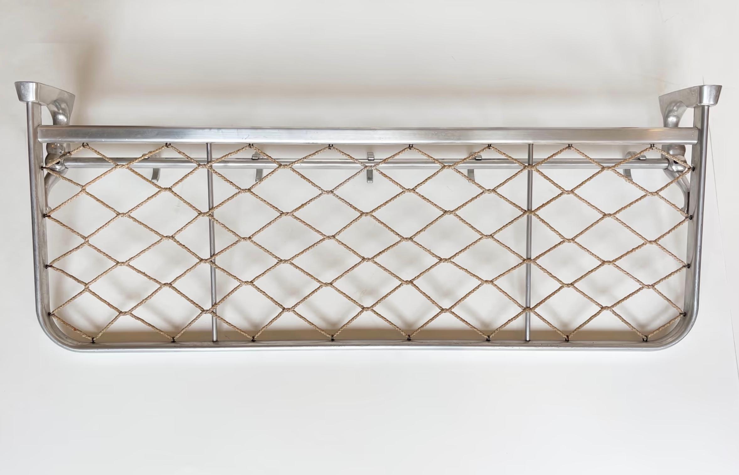 Aluminium Porte-manteau à ailettes Hermès des années 1950, style Art Deko du milieu du siècle en vente