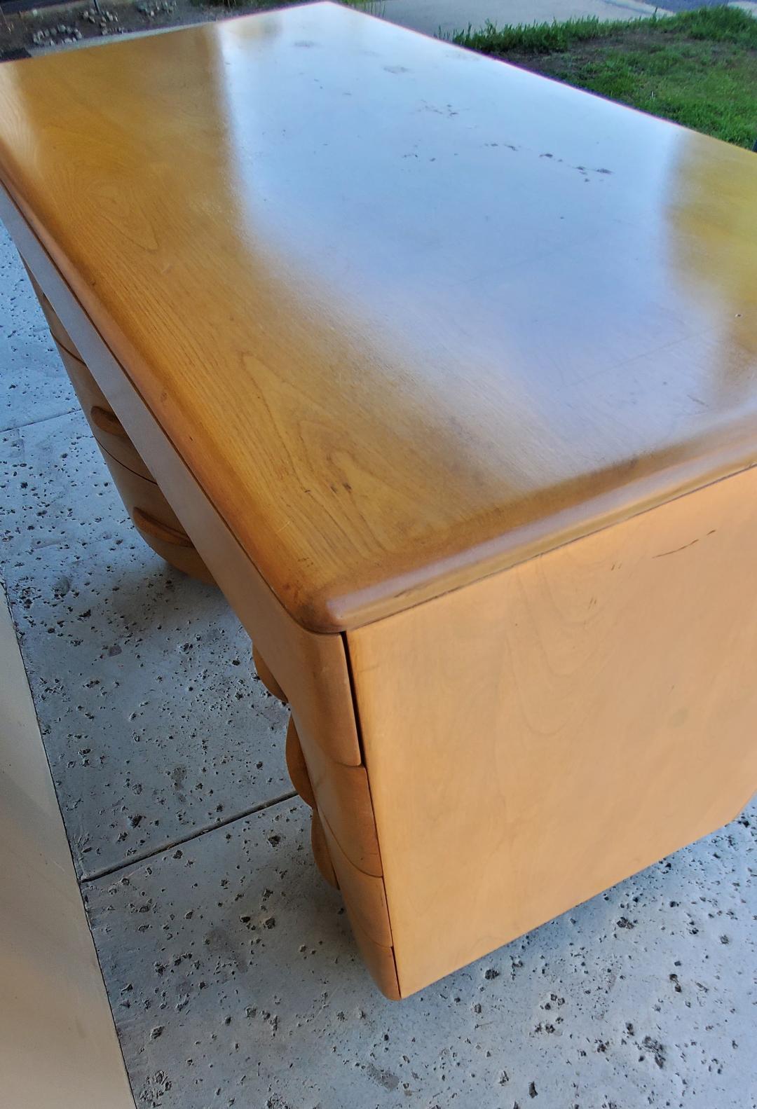 1950 Heywood Wakefield Desk Hardrock Maple Mid Century Modern Stamped 6 cassetti in vendita 7