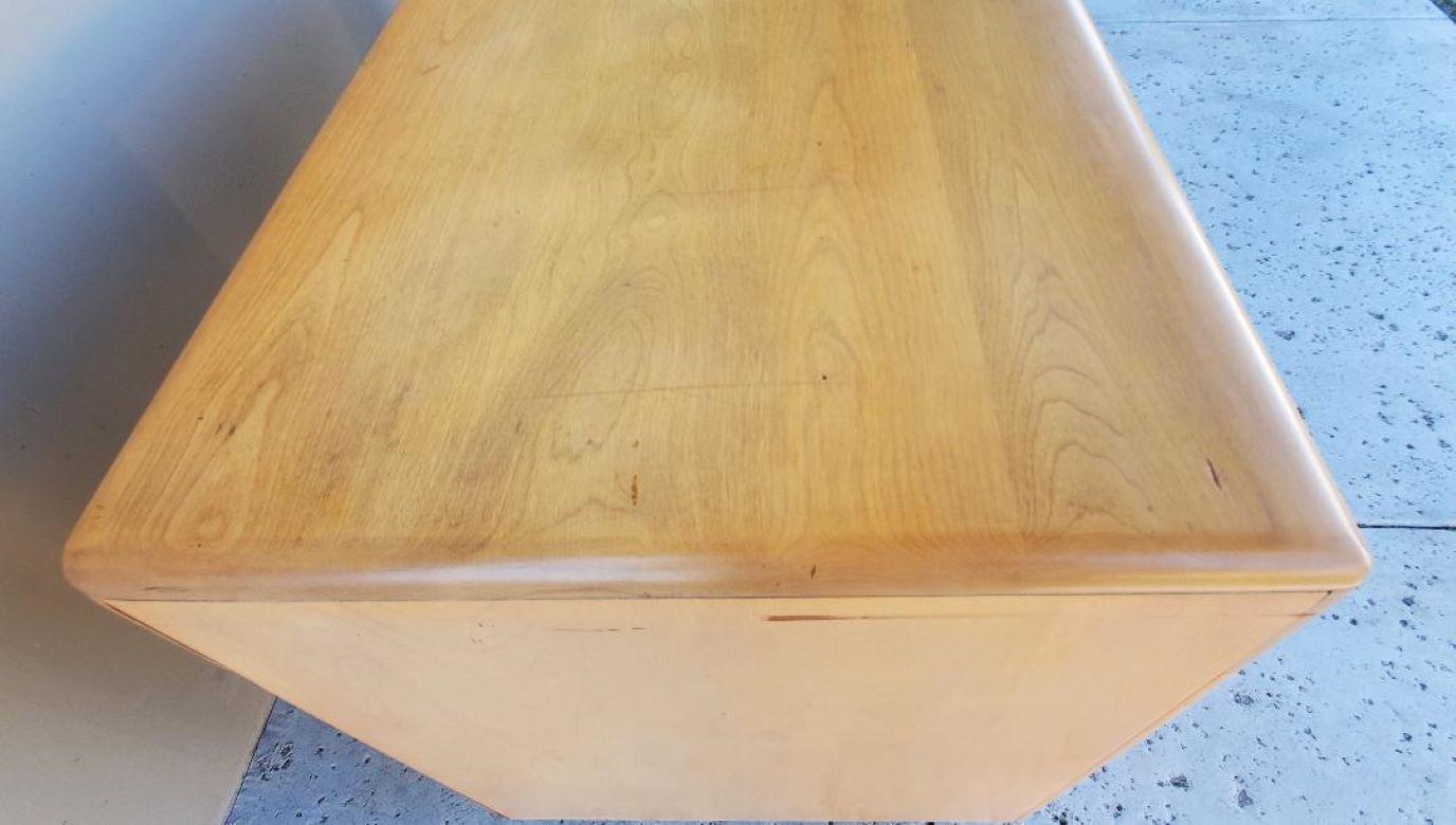 1950 Heywood Wakefield Desk Hardrock Maple Mid Century Modern Stamped 6 cassetti in vendita 8