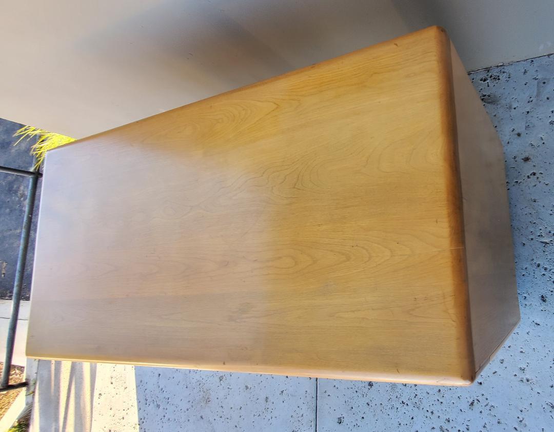 1950 Heywood Wakefield Desk Hardrock Maple Mid Century Modern Stamped 6 cassetti in vendita 9