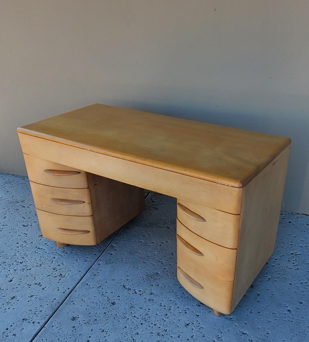 Americano 1950 Heywood Wakefield Desk Hardrock Maple Mid Century Modern Stamped 6 cassetti in vendita