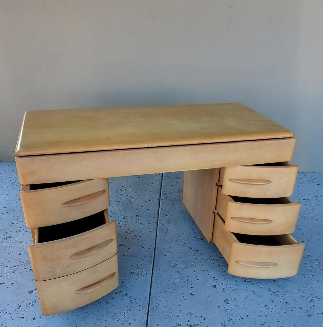 Legno massiccio 1950 Heywood Wakefield Desk Hardrock Maple Mid Century Modern Stamped 6 cassetti in vendita