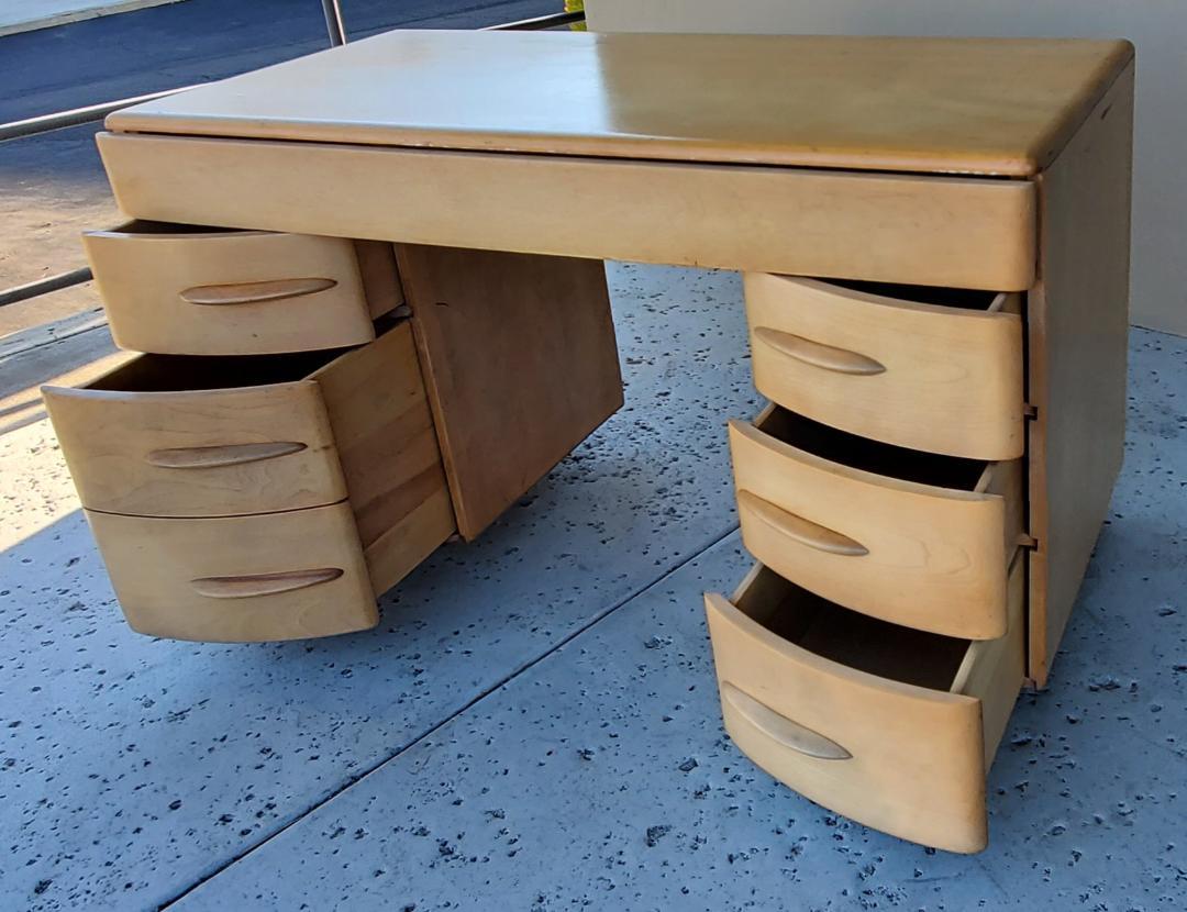 1950 Heywood Wakefield Desk Hardrock Maple Mid Century Modern Stamped 6 cassetti in vendita 1